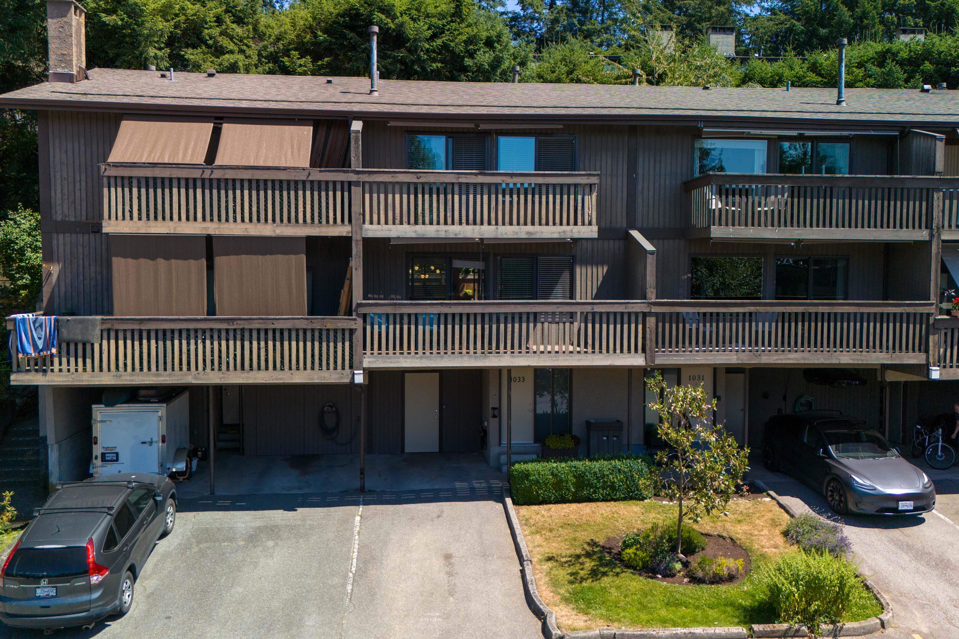 1033 OLD LILLOOET ROAD 2