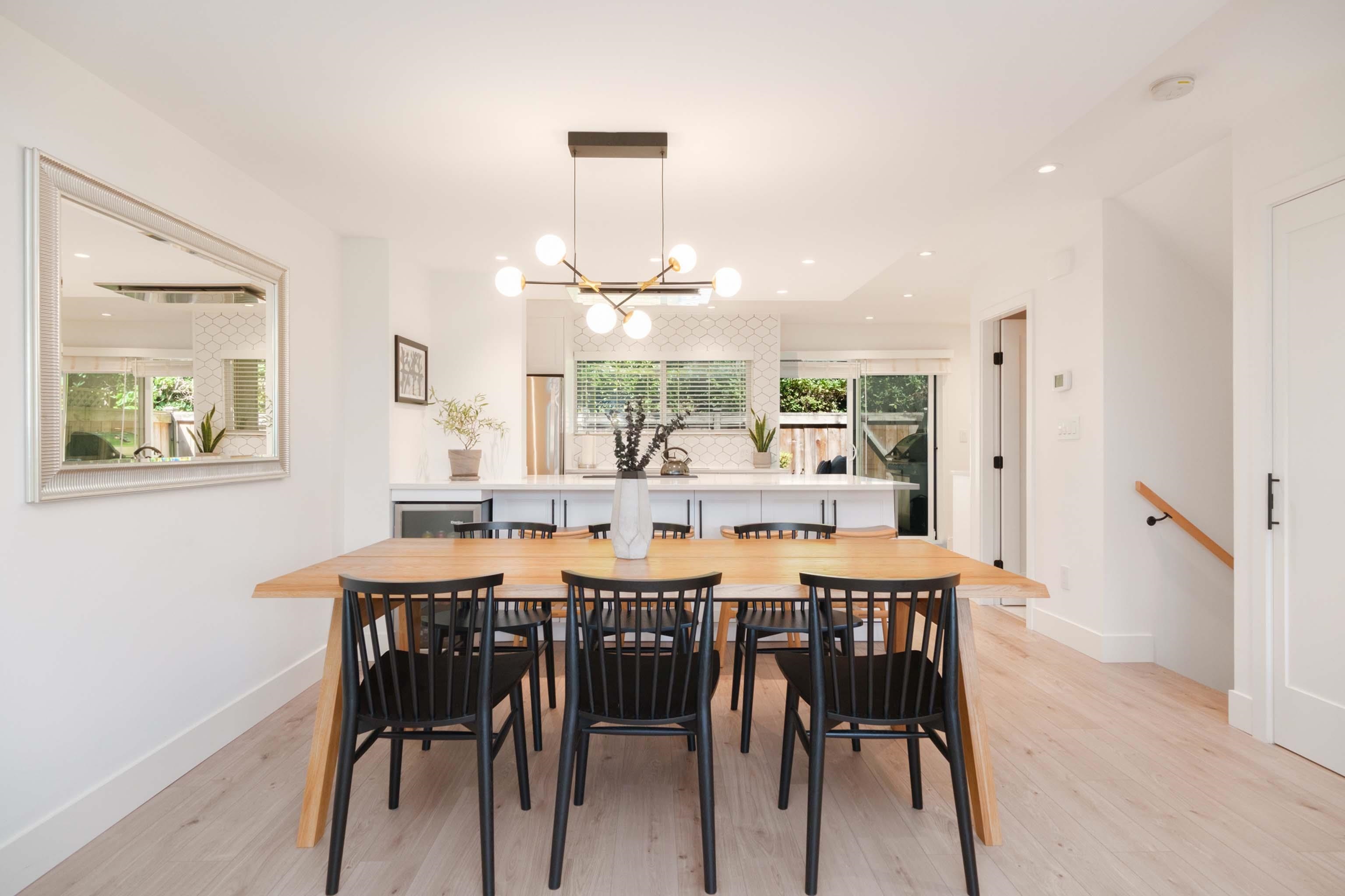1033 OLD LILLOOET ROAD 20