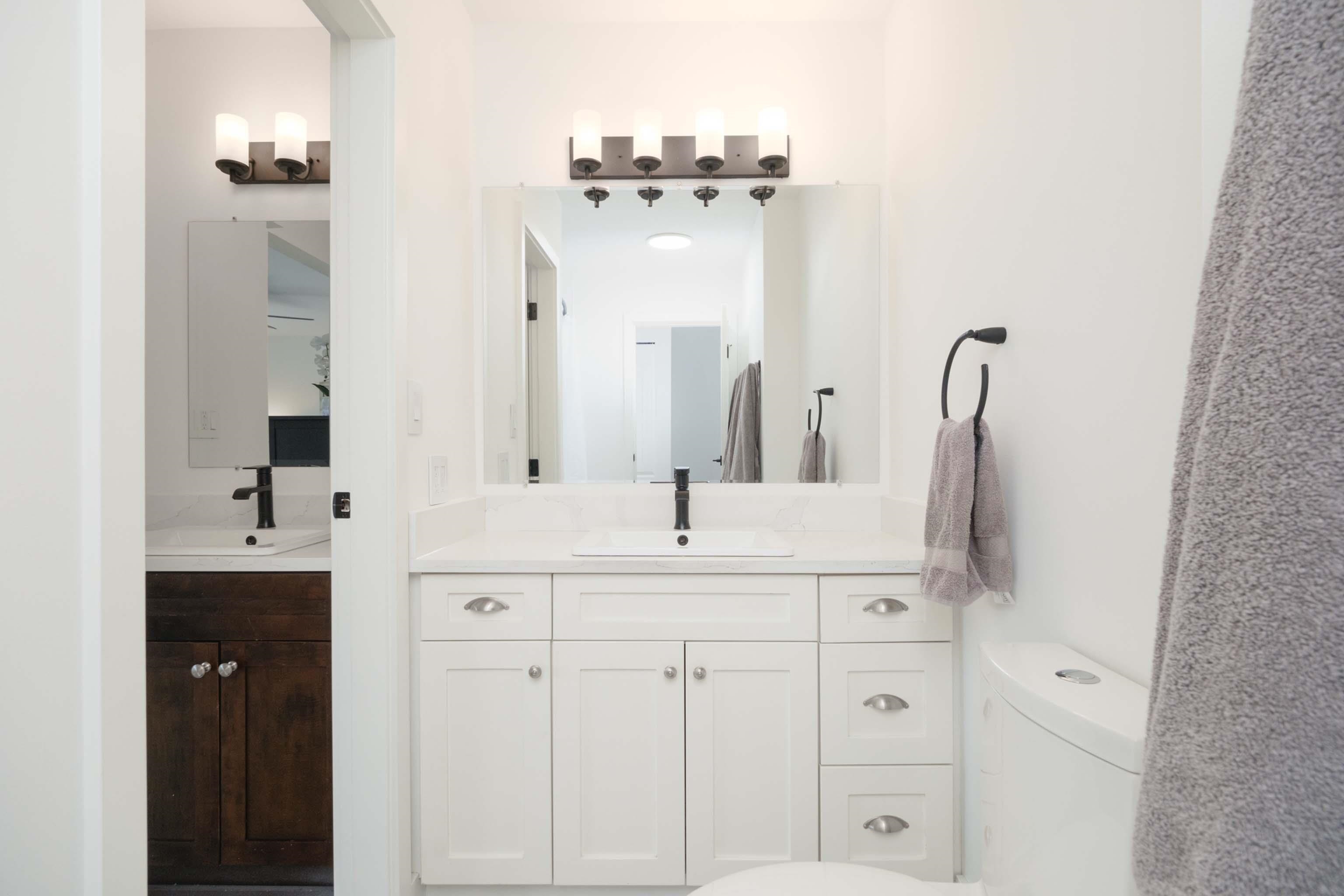 1033 OLD LILLOOET ROAD 32