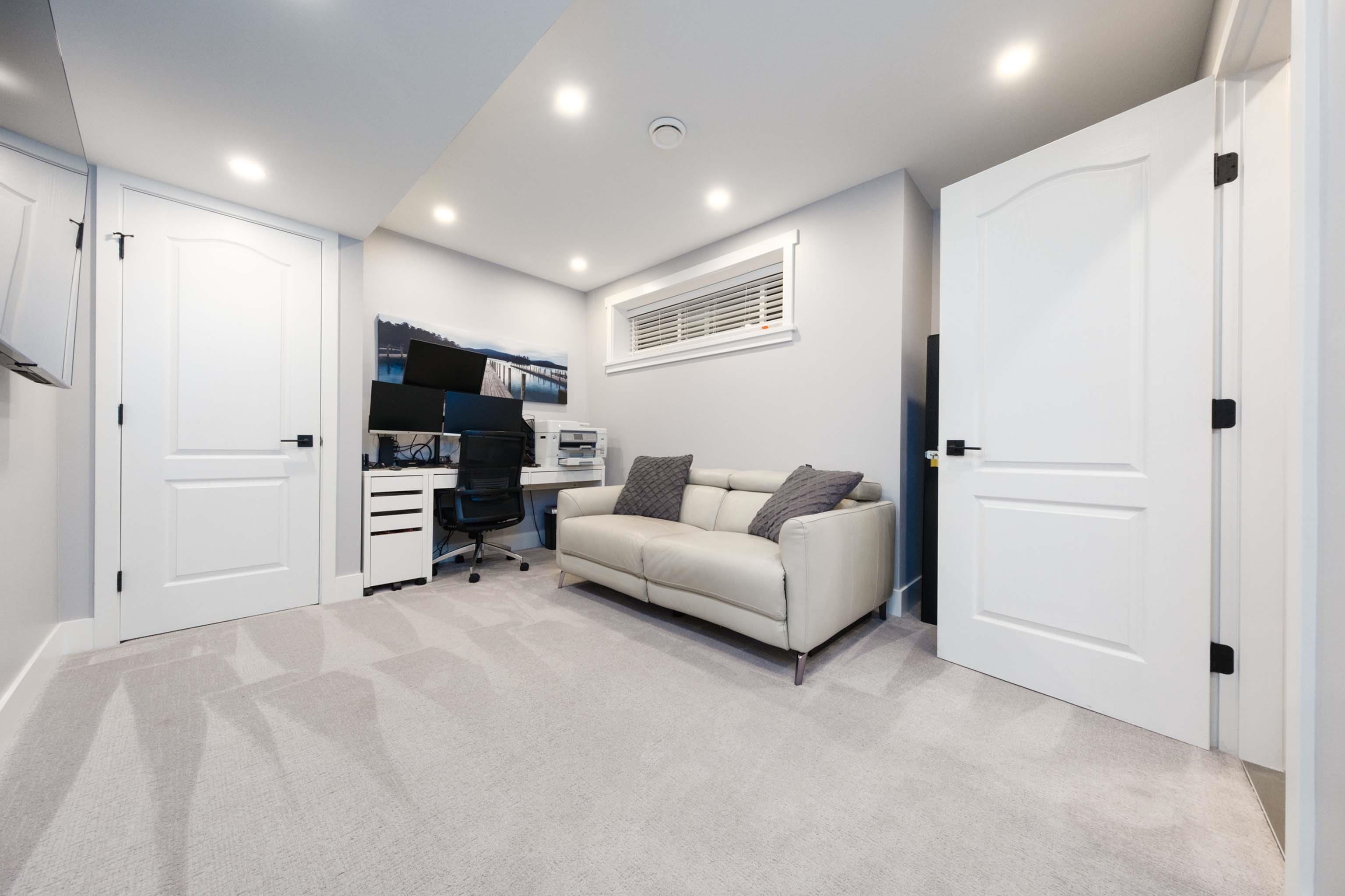 1033 OLD LILLOOET ROAD 4