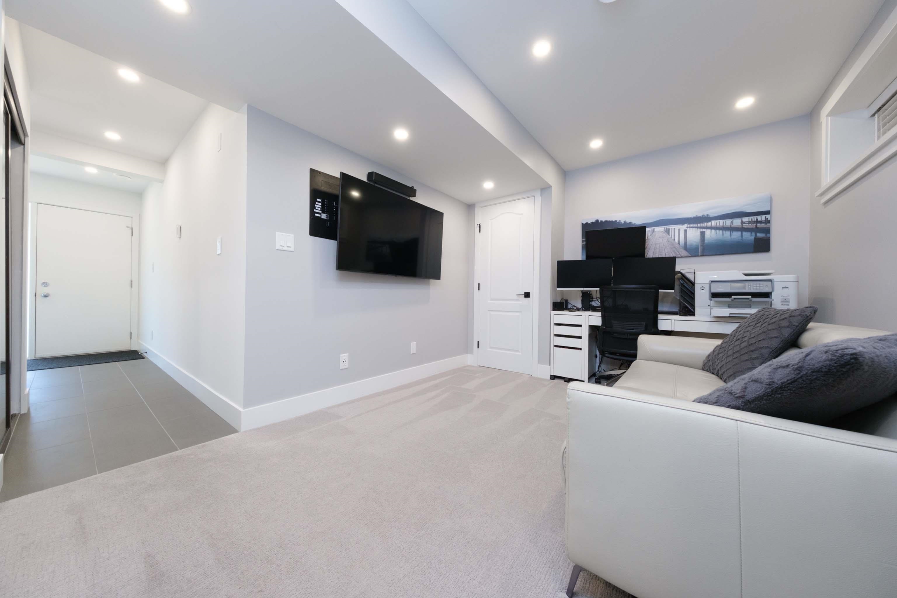 1033 OLD LILLOOET ROAD 5