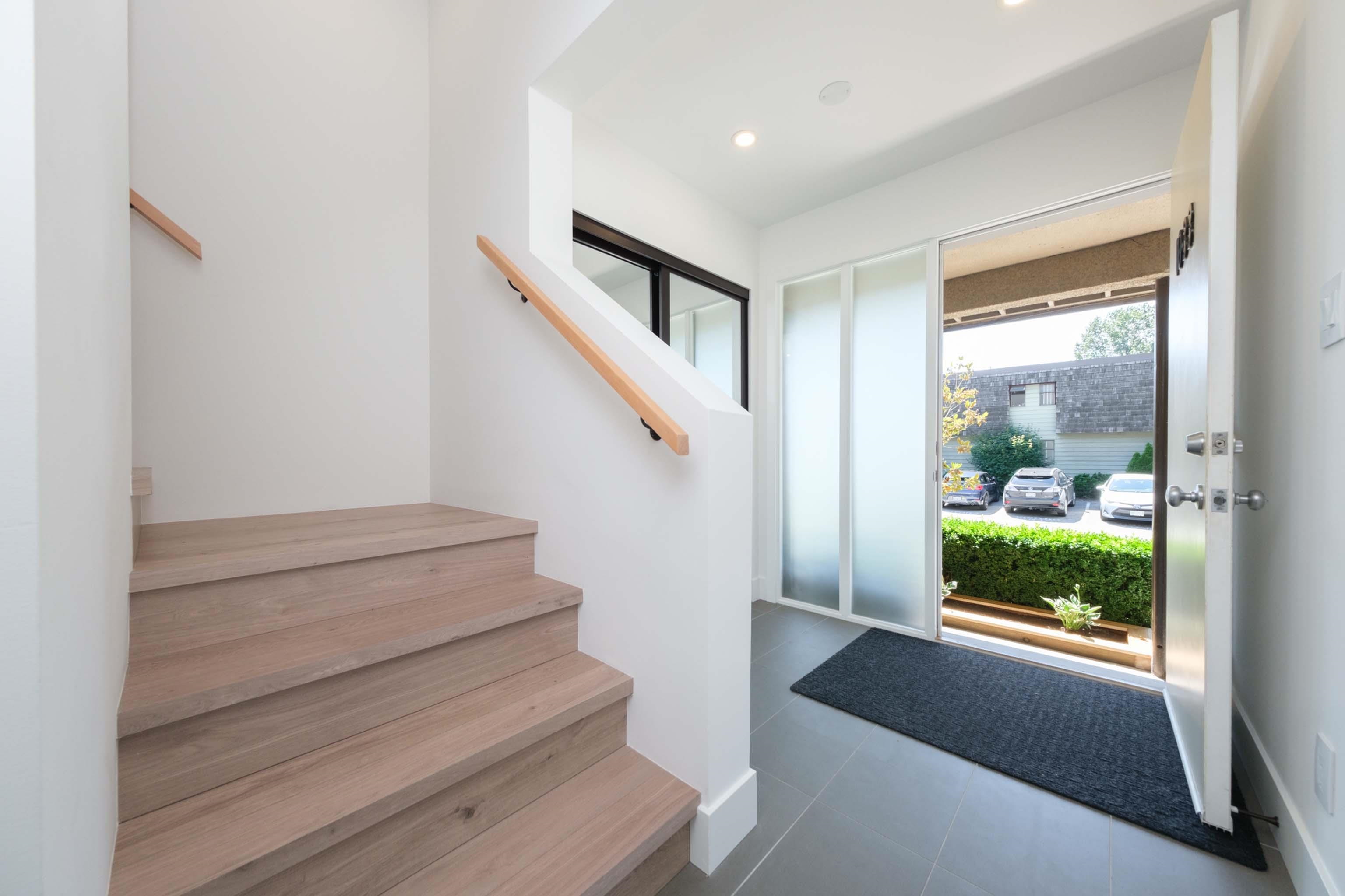 1033 OLD LILLOOET ROAD 7