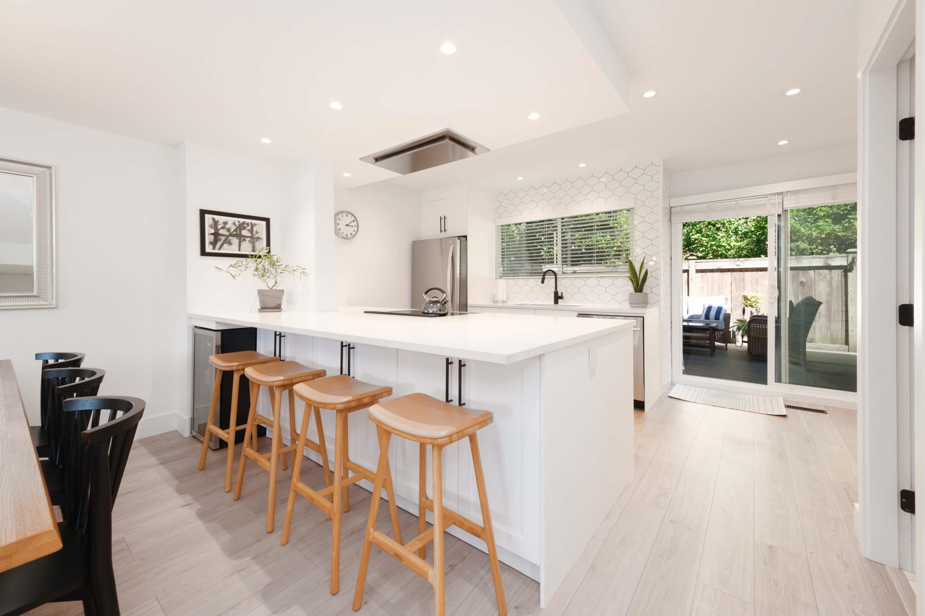 1033 OLD LILLOOET ROAD 8