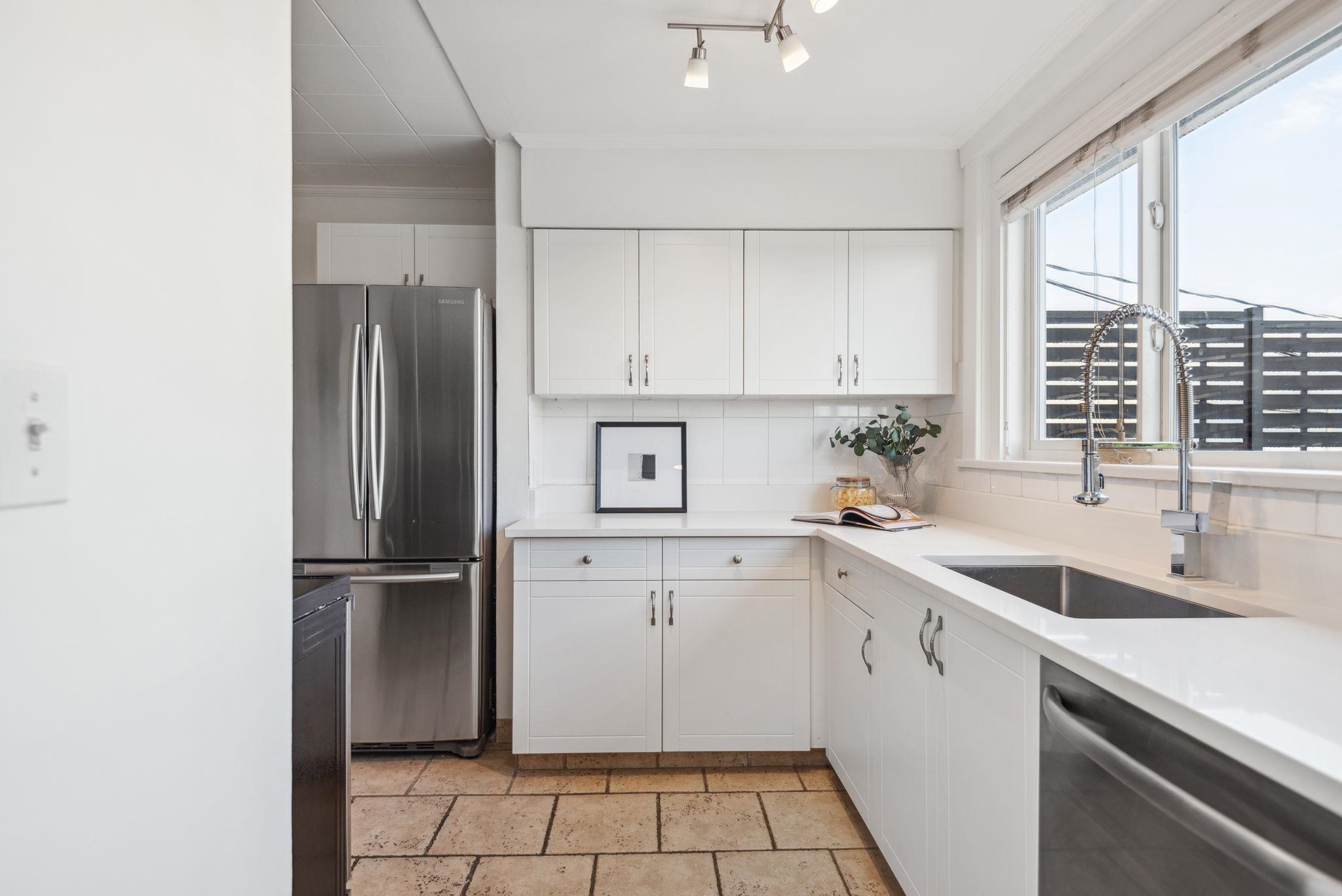 20 SEA AVENUE 12