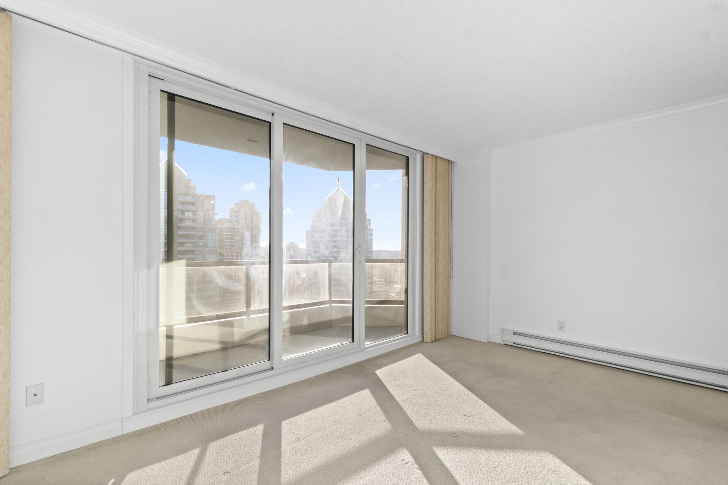 1805 4353 HALIFAX STREET 12