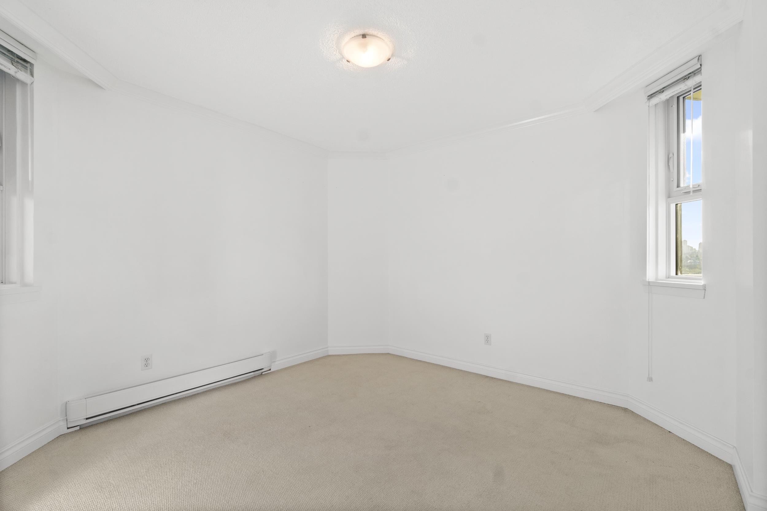 1805 4353 HALIFAX STREET 15
