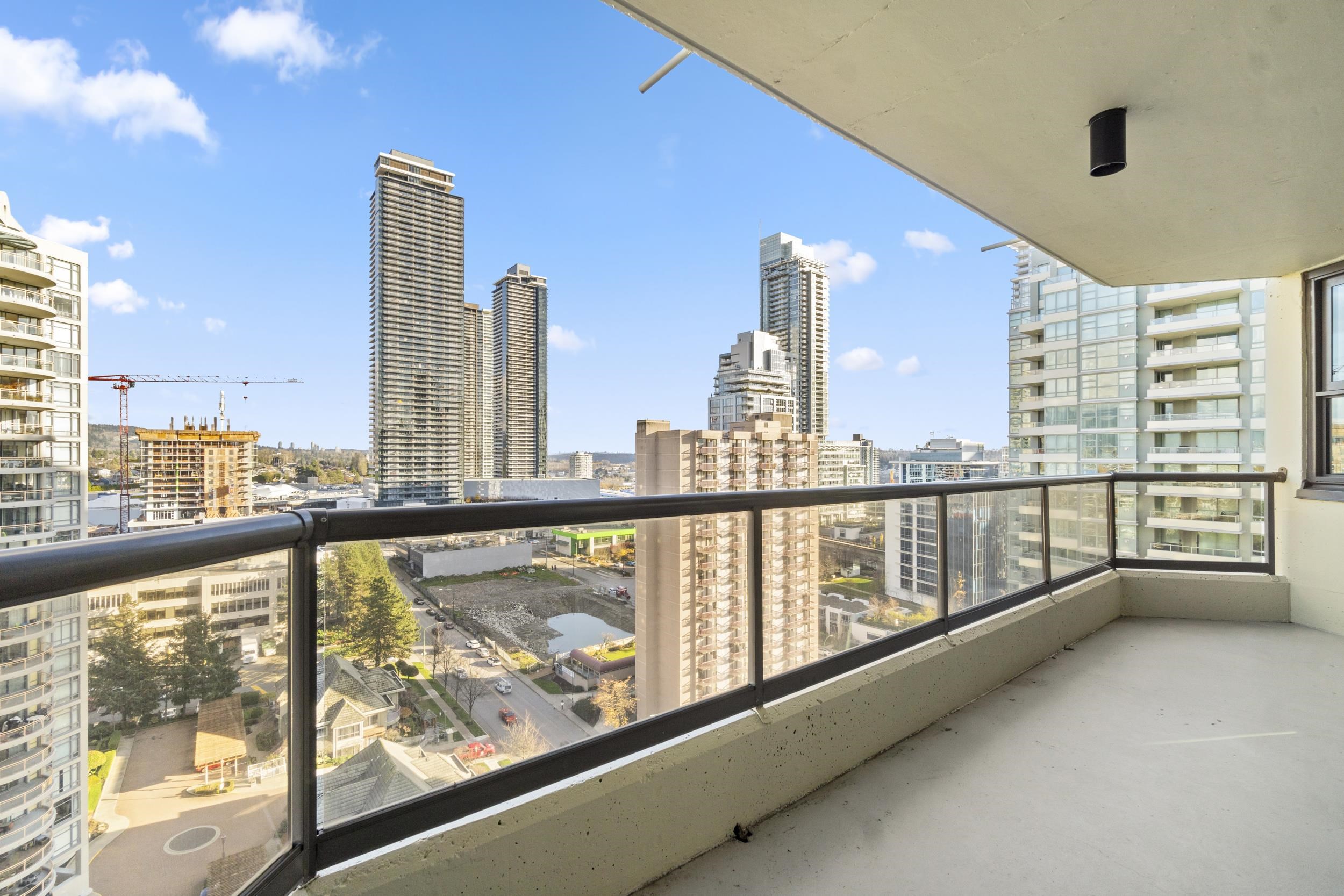 1805 4353 HALIFAX STREET 18