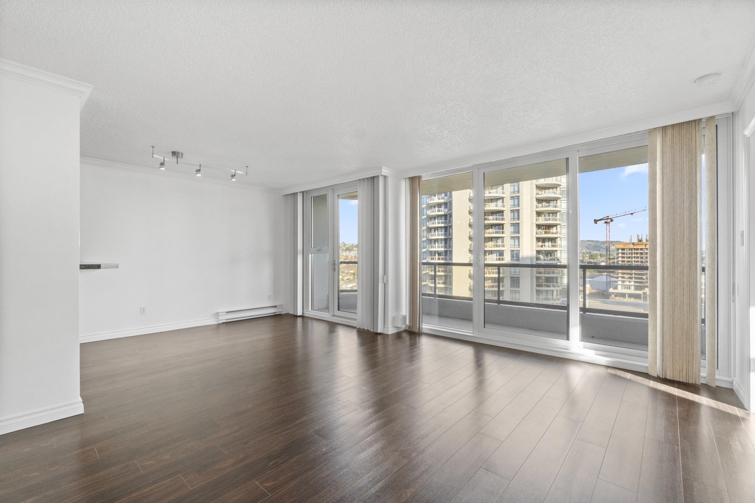 1805 4353 HALIFAX STREET 3