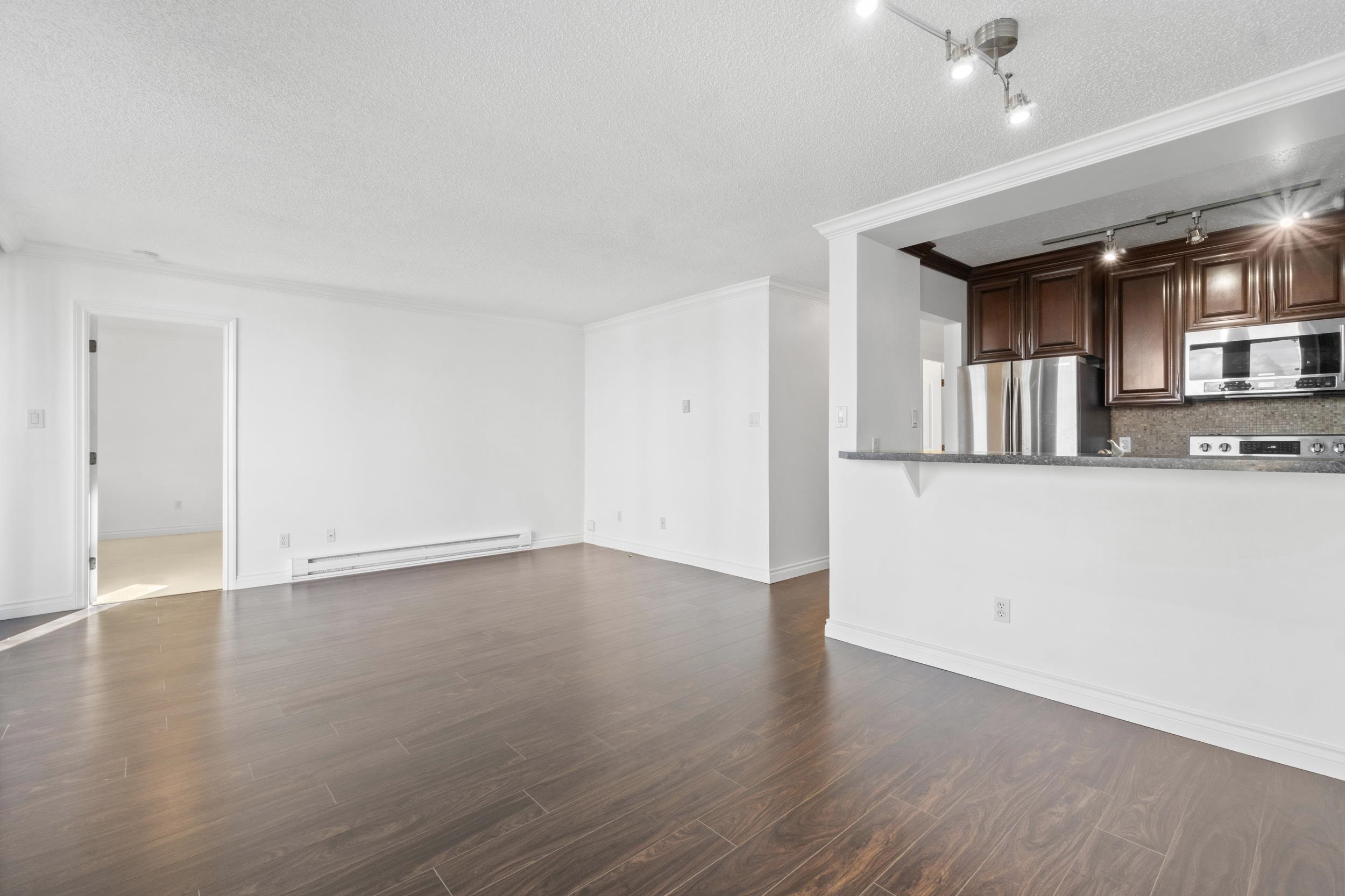 1805 4353 HALIFAX STREET 4