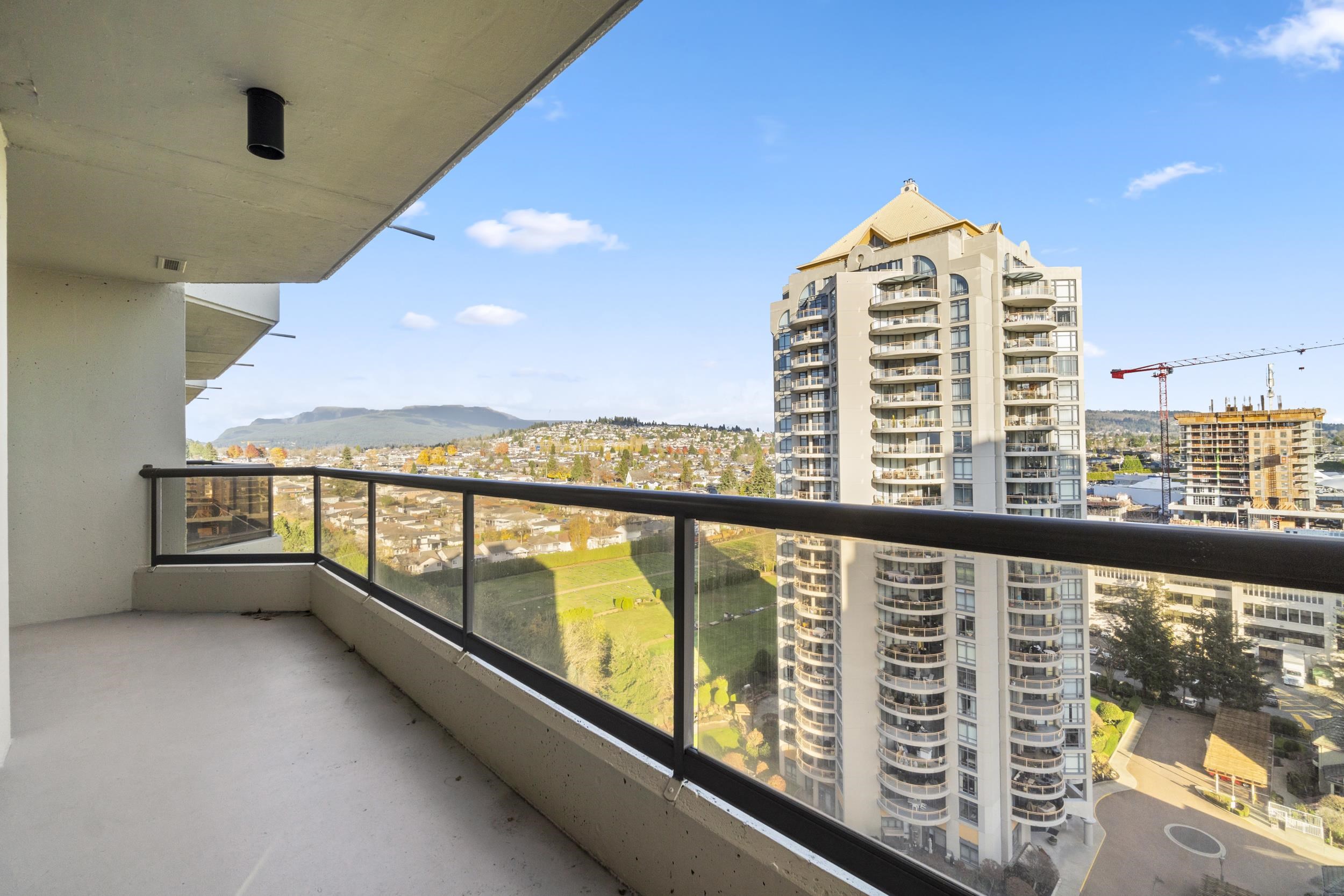 1805 4353 HALIFAX STREET 8