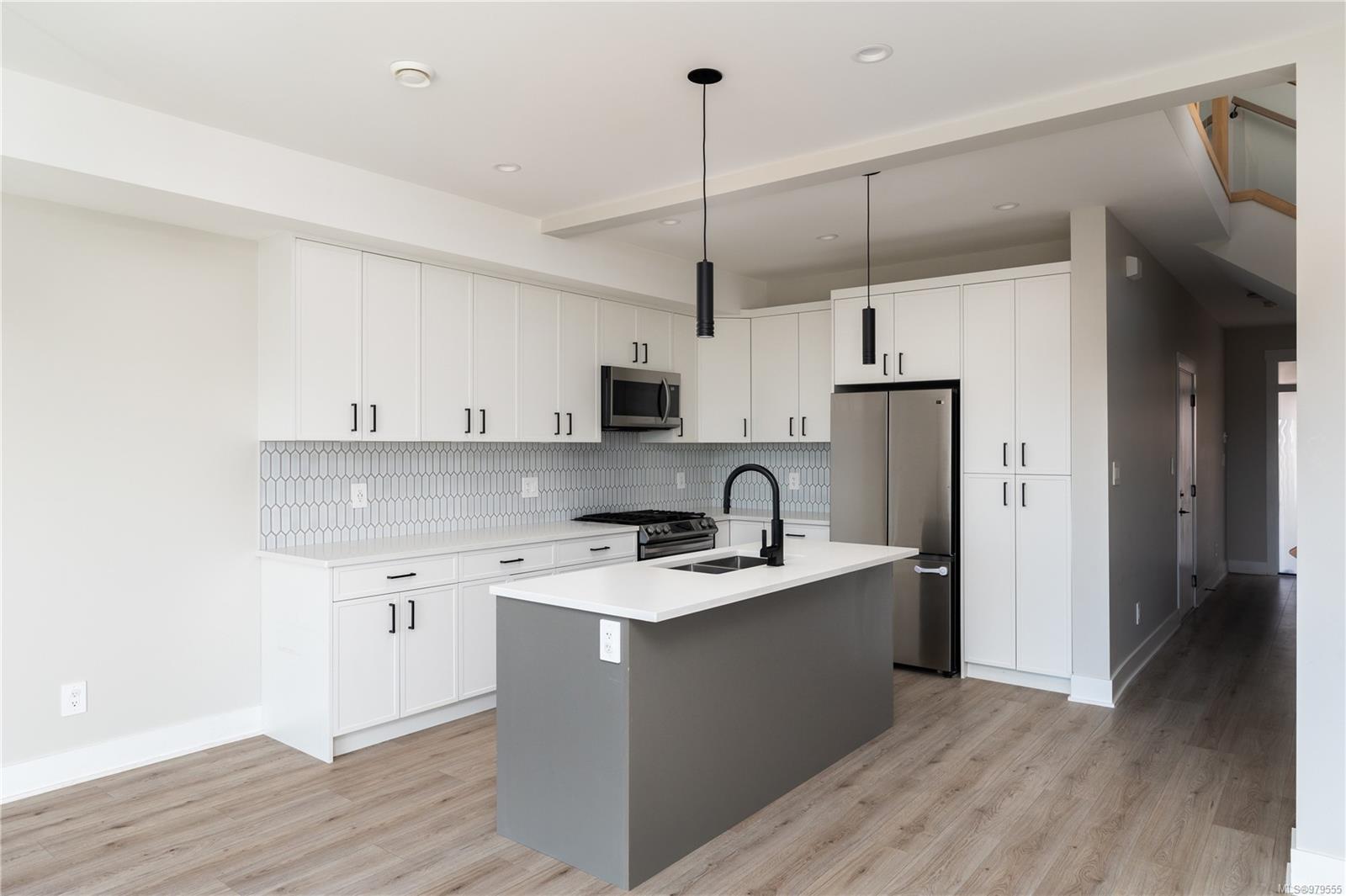 1143 Moonstone Loop Langford 9