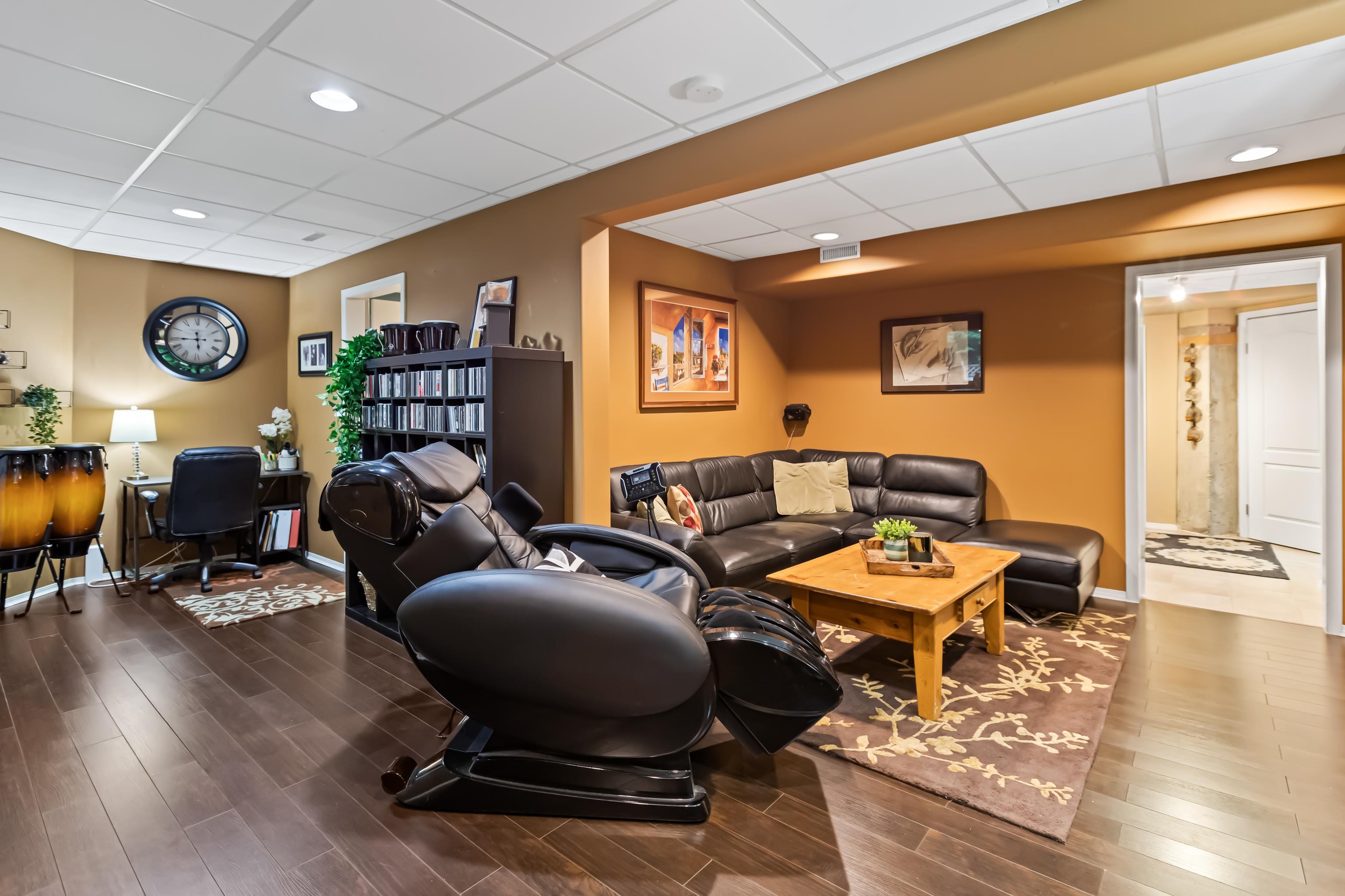 4 FOXWOOD COURT 20