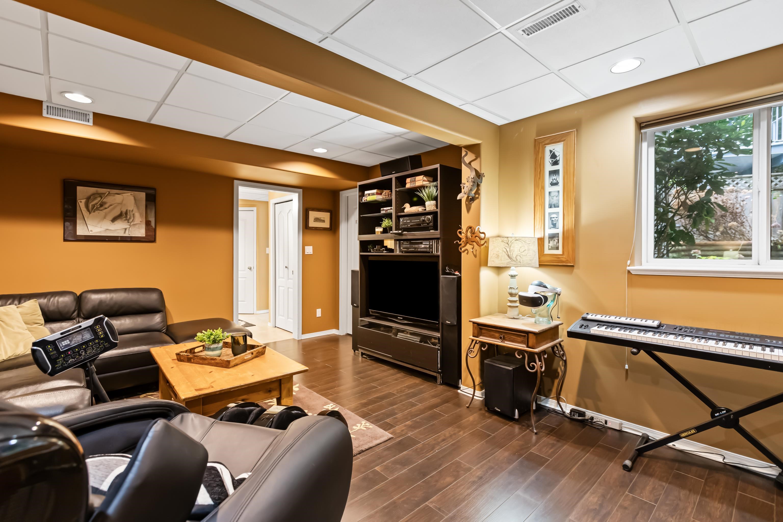 4 FOXWOOD COURT 21