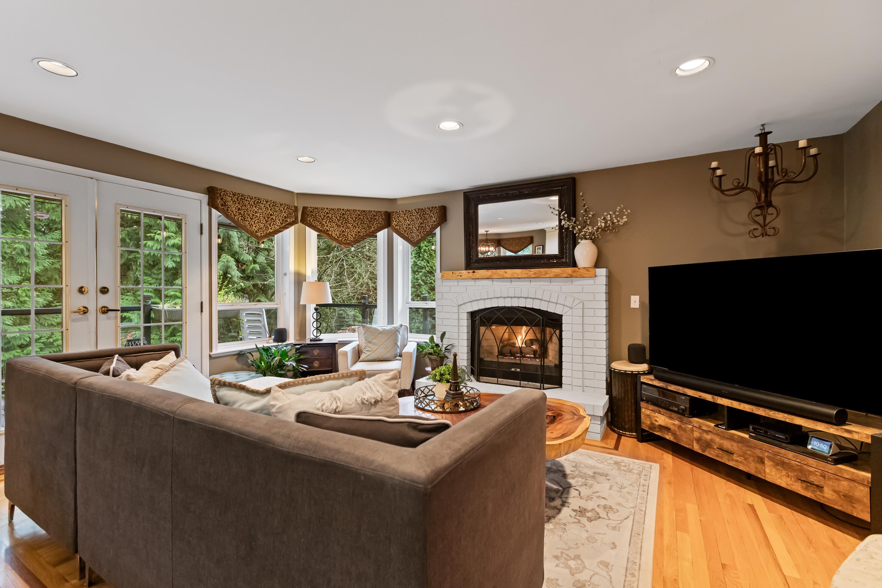 4 FOXWOOD COURT 8