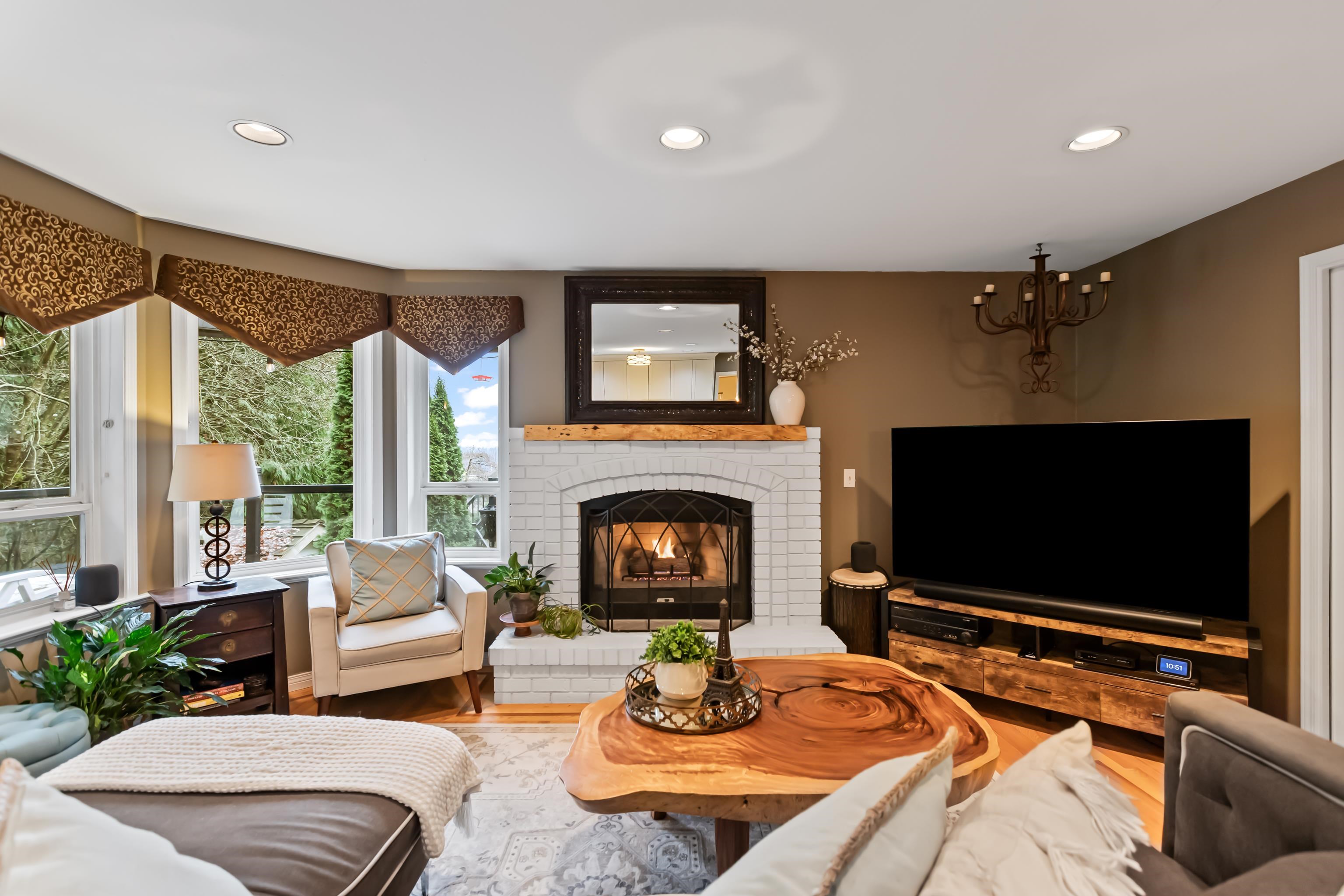 4 FOXWOOD COURT 9