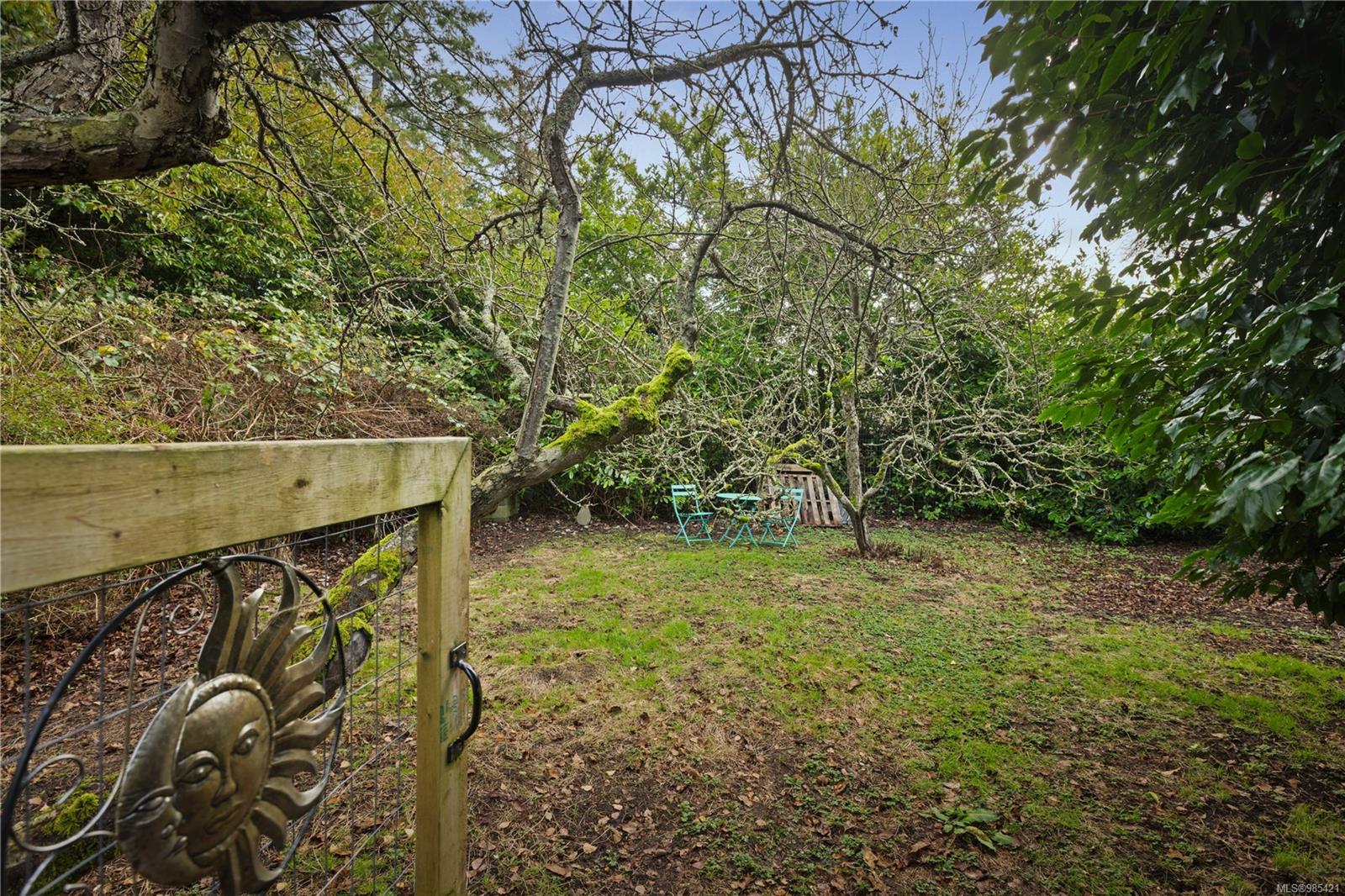 1691 Chandler Avenue Victoria 14