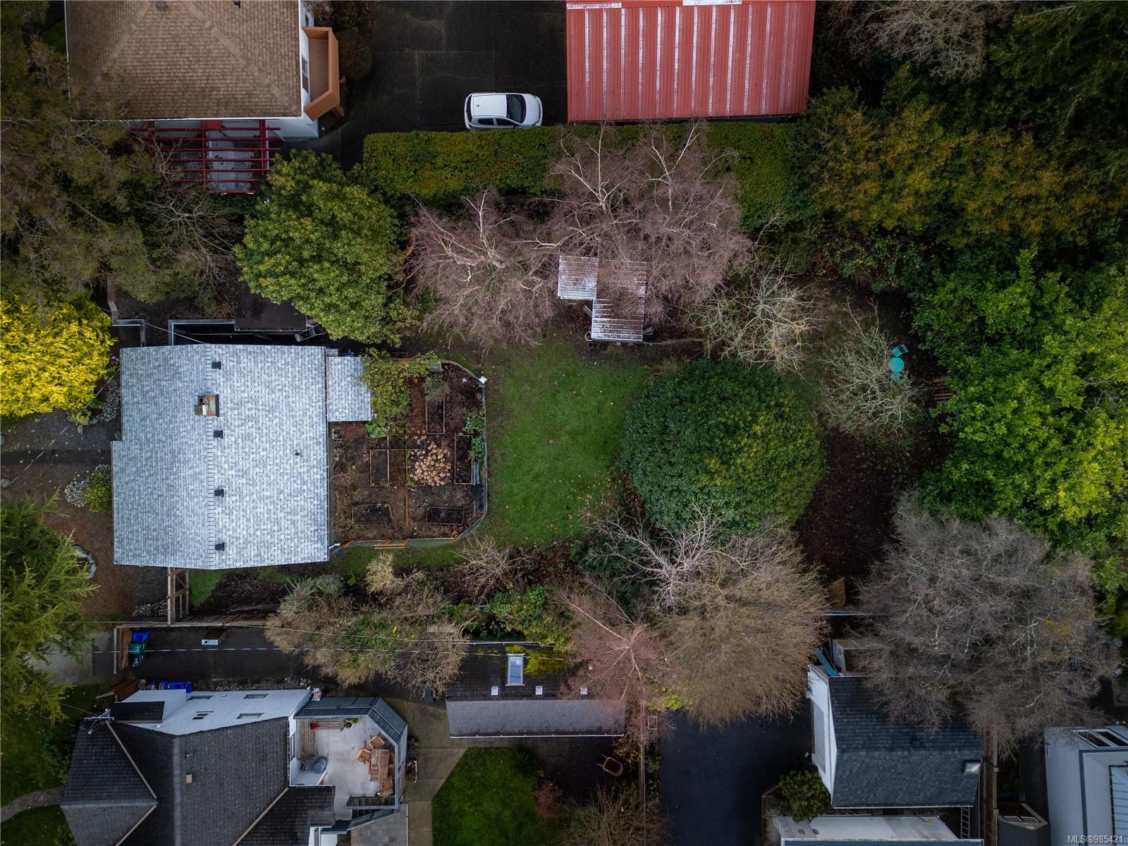 1691 Chandler Avenue Victoria 16