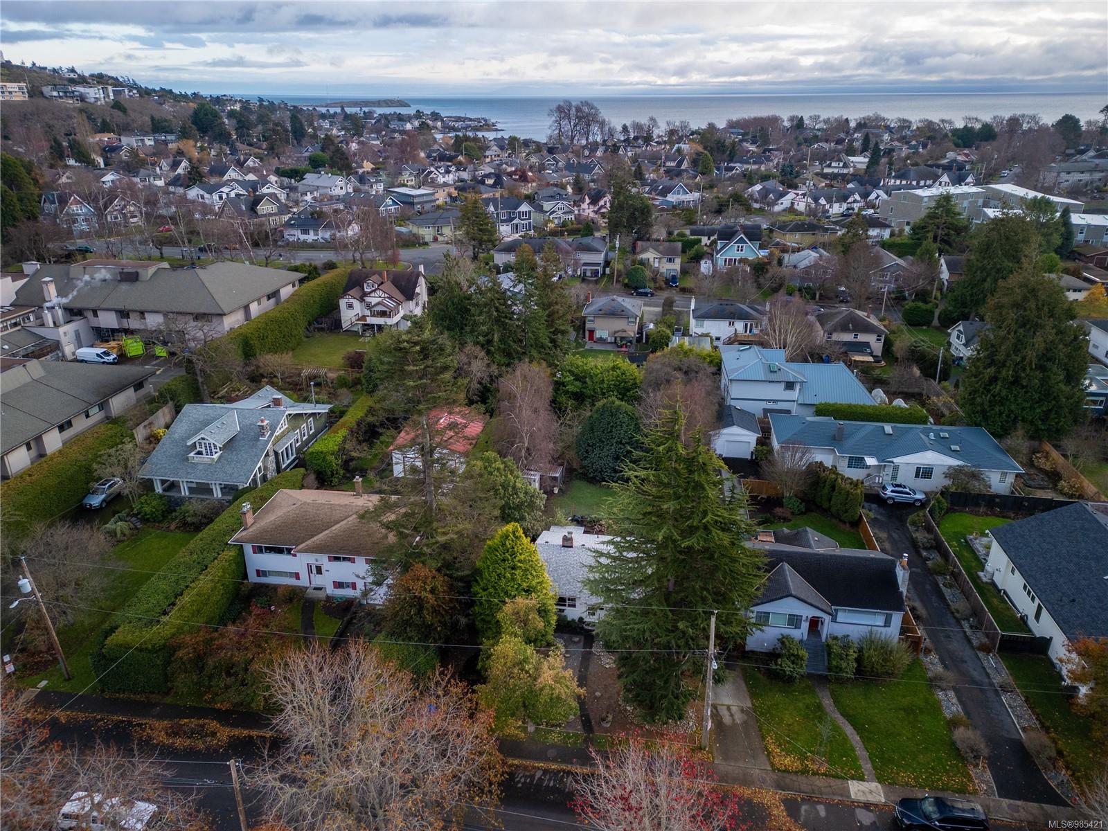 1691 Chandler Avenue Victoria 17