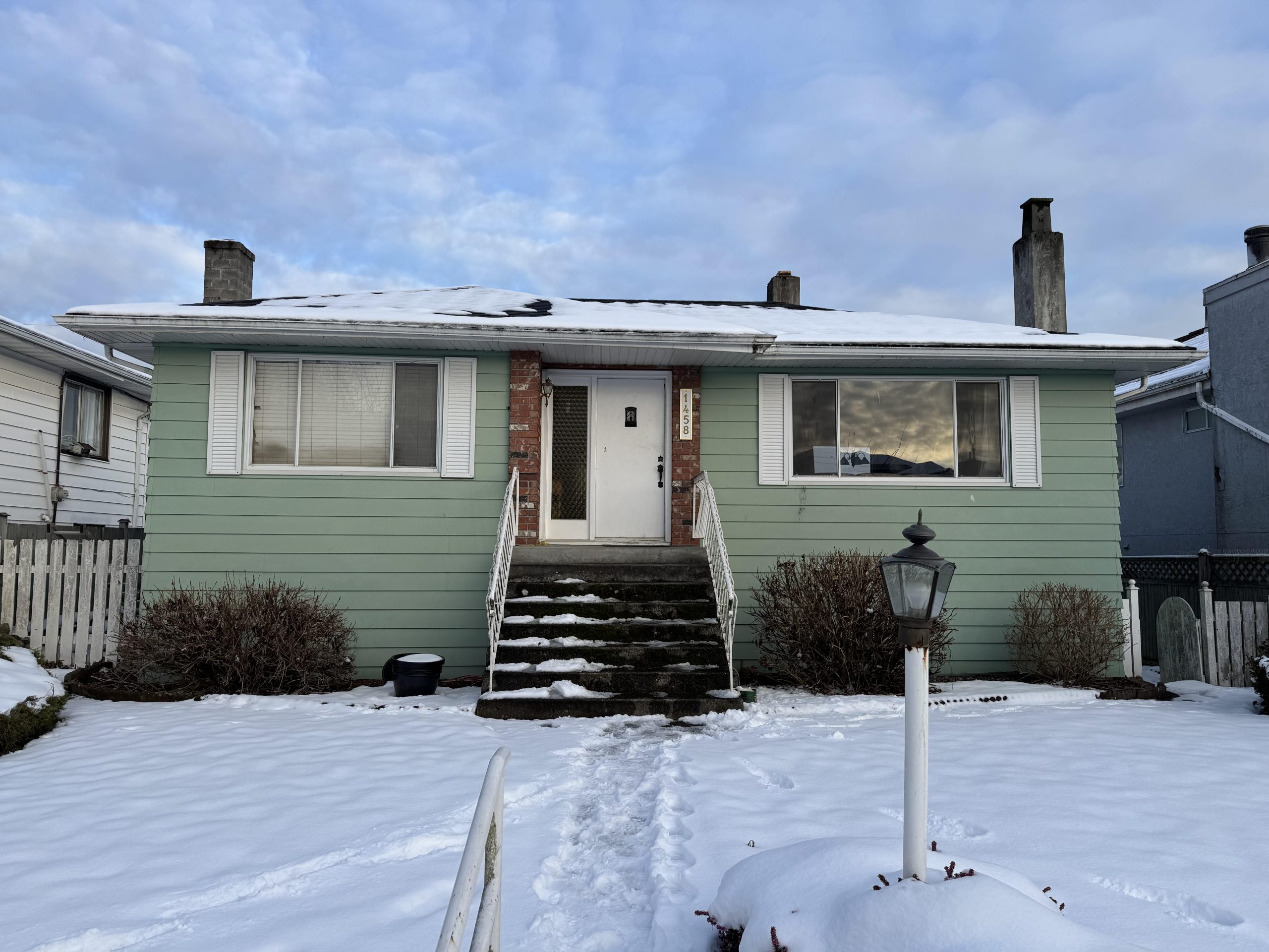 1458 rosser ave, burnaby
