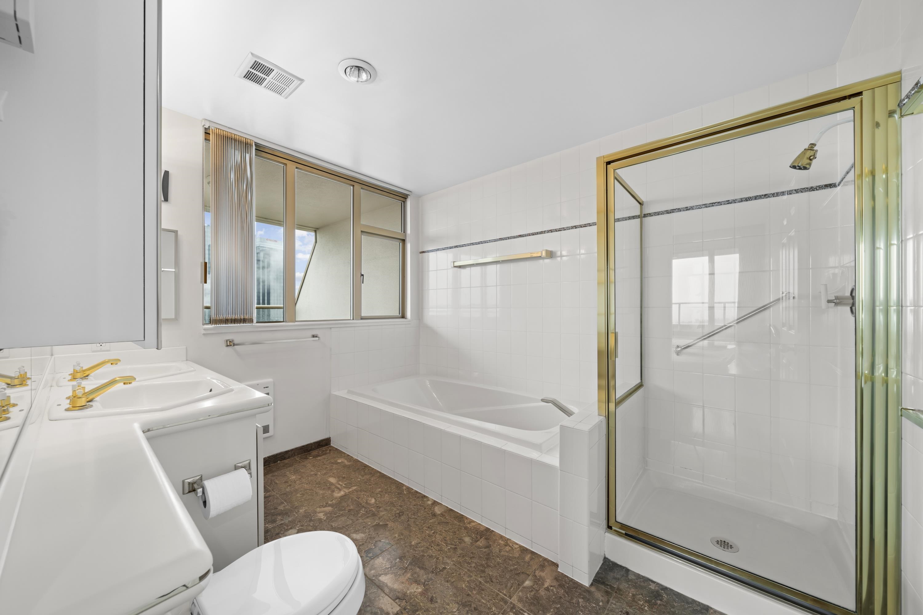 1603 4830 BENNETT STREET 17