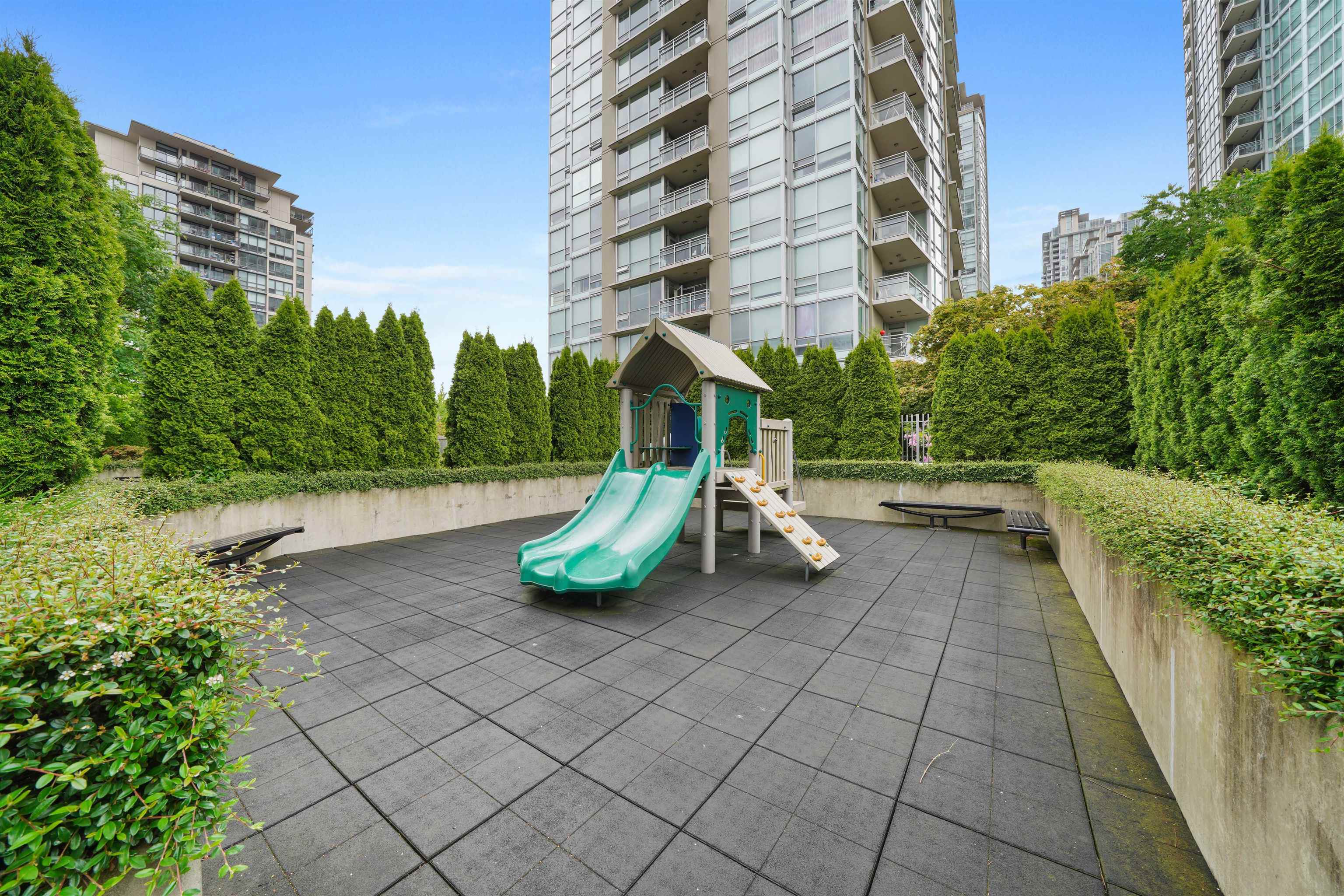 3303 2955 ATLANTIC AVENUE 30