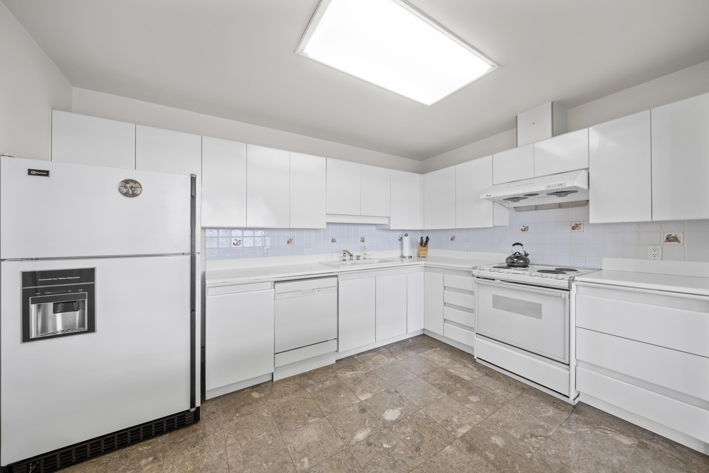 1603 4830 BENNETT STREET 8