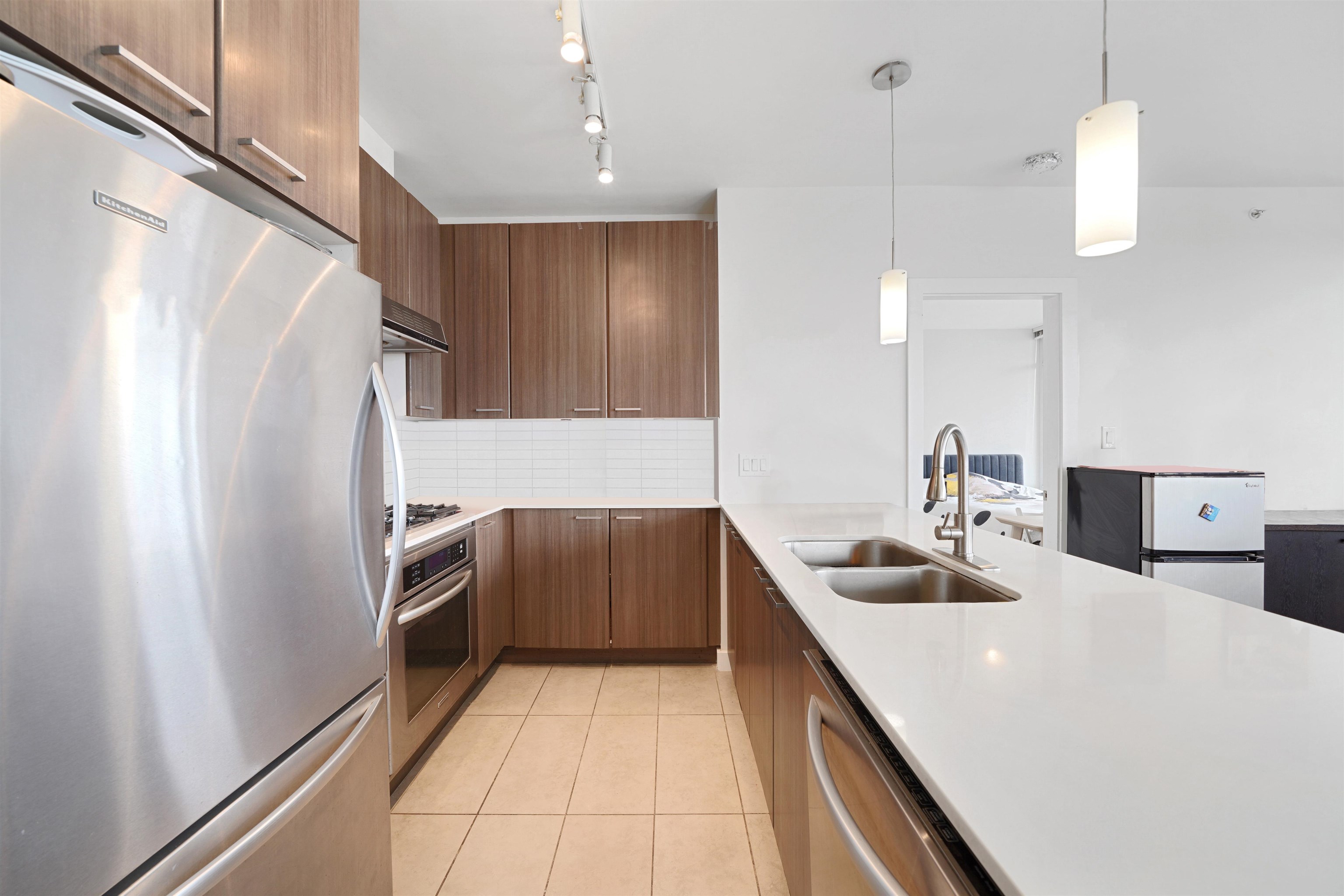 3303 2955 ATLANTIC AVENUE 8