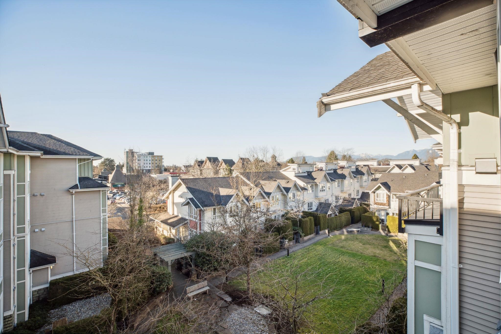 401 7089 MONT ROYAL SQUARE 12
