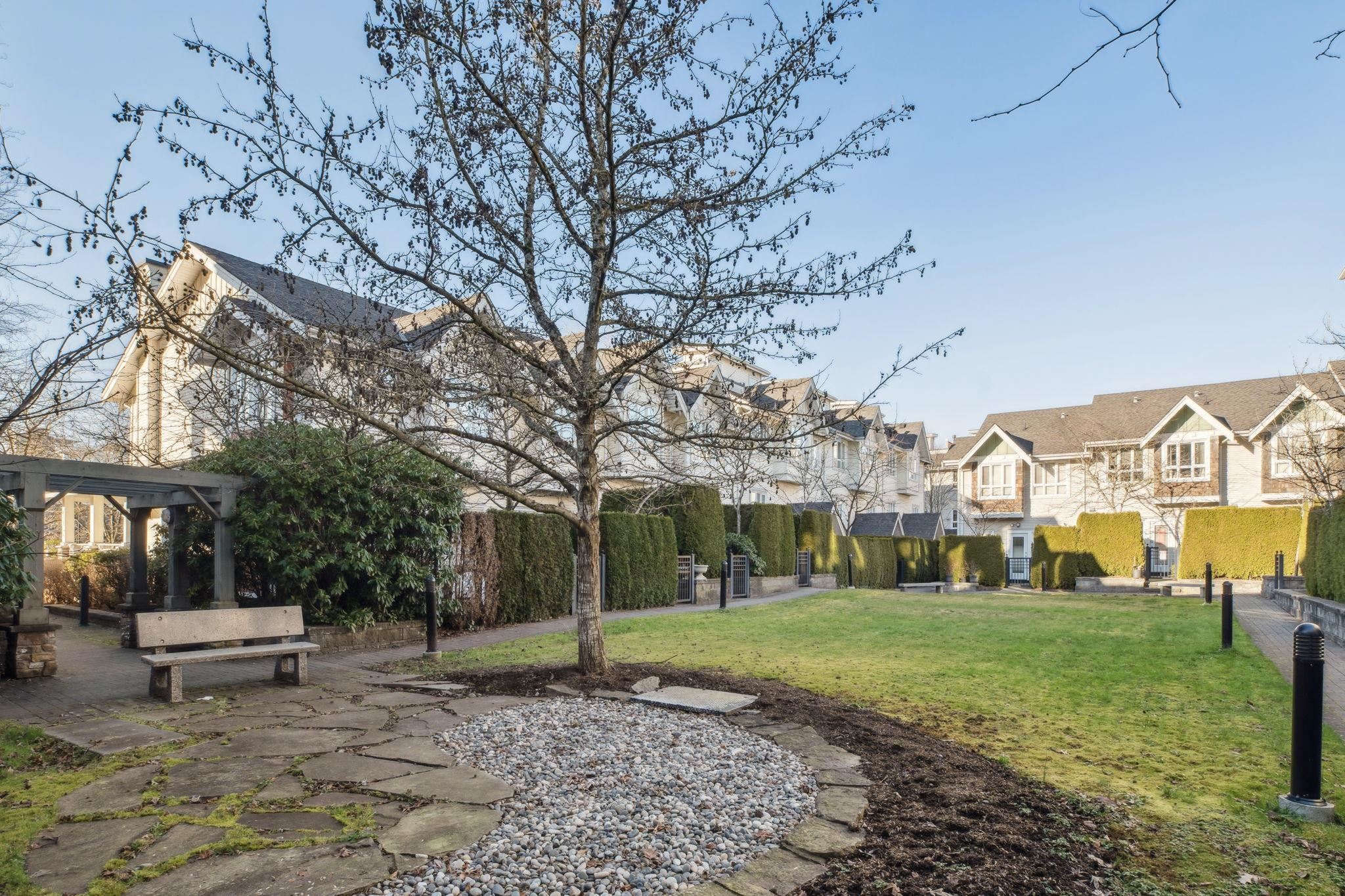 401 7089 MONT ROYAL SQUARE 15