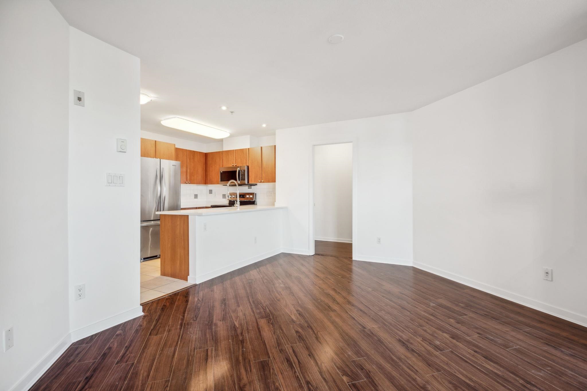 401 7089 MONT ROYAL SQUARE 6