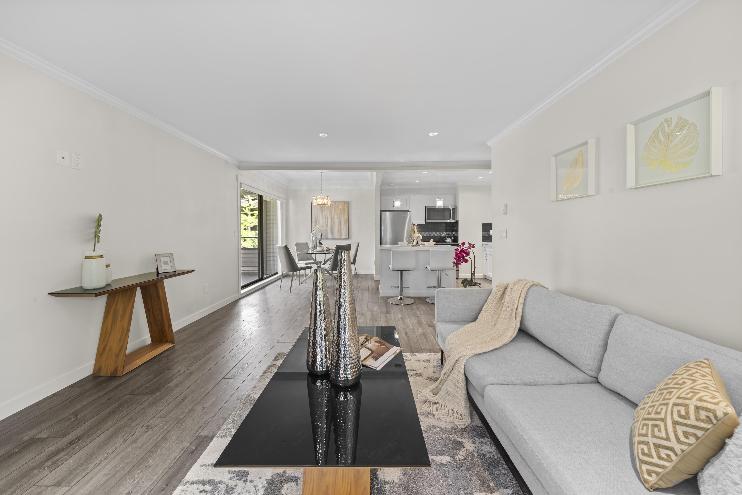 214 2915 GLEN DRIVE 2