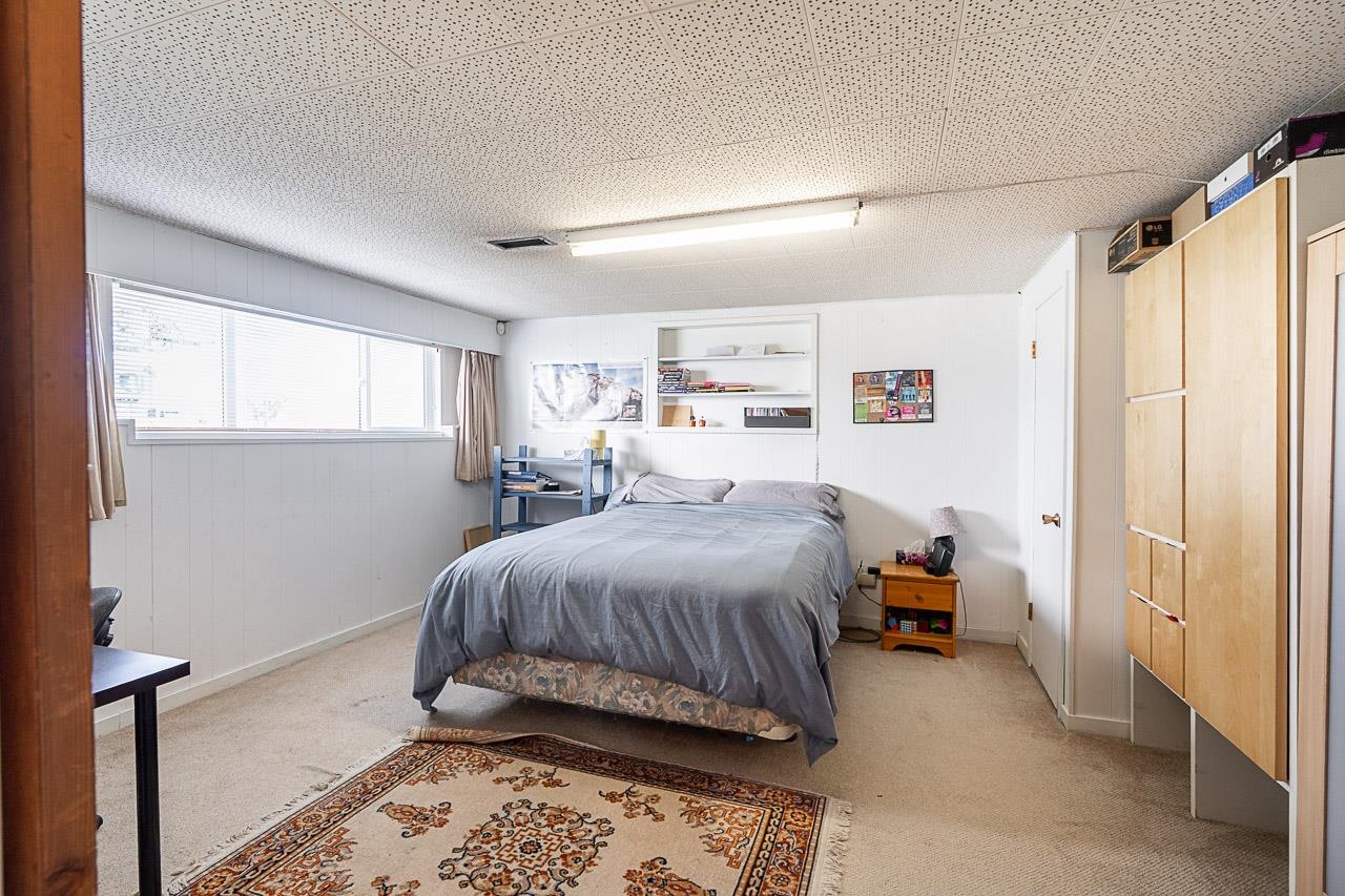 4720 SOUTHLAWN DRIVE 32