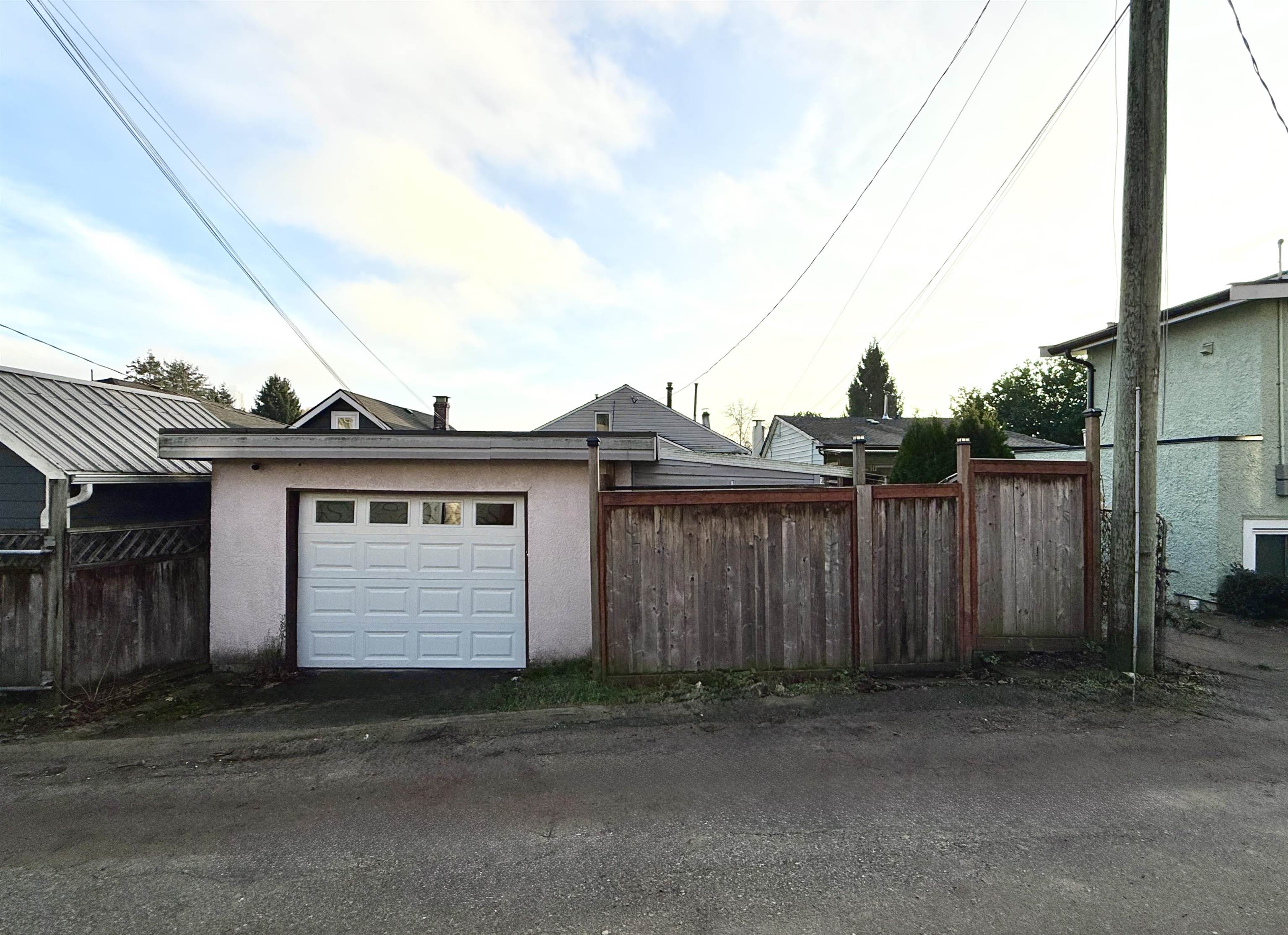 3569 E GEORGIA STREET 22