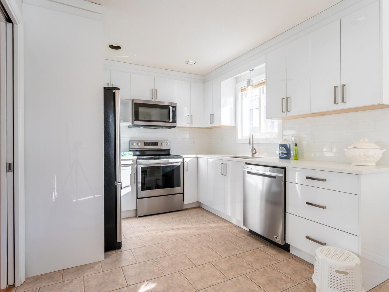 322 MILLVIEW STREET 9