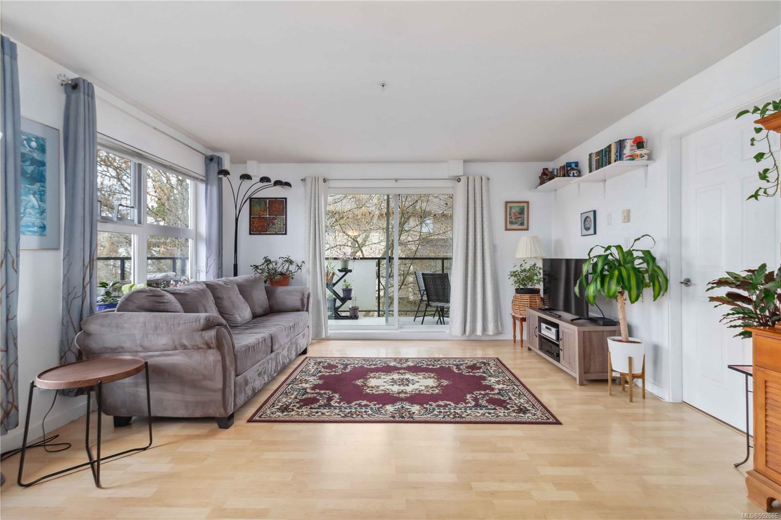 2940 Harriet Road #405 Saanich 2