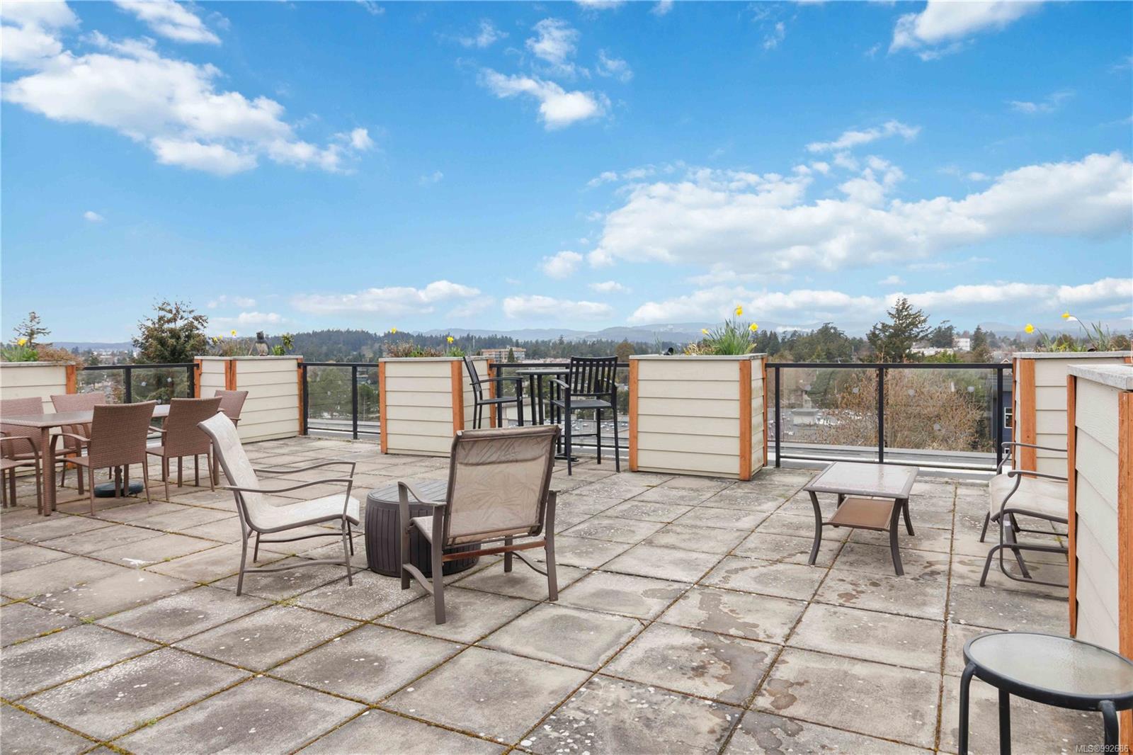 2940 Harriet Road #405 Saanich 12