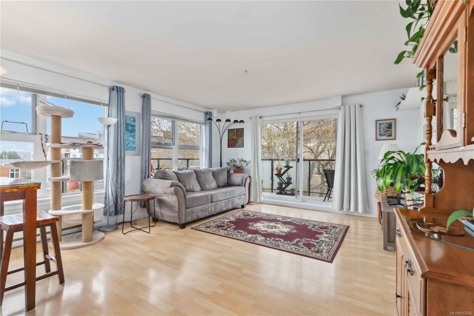 2940 Harriet Road #405 Saanich 3