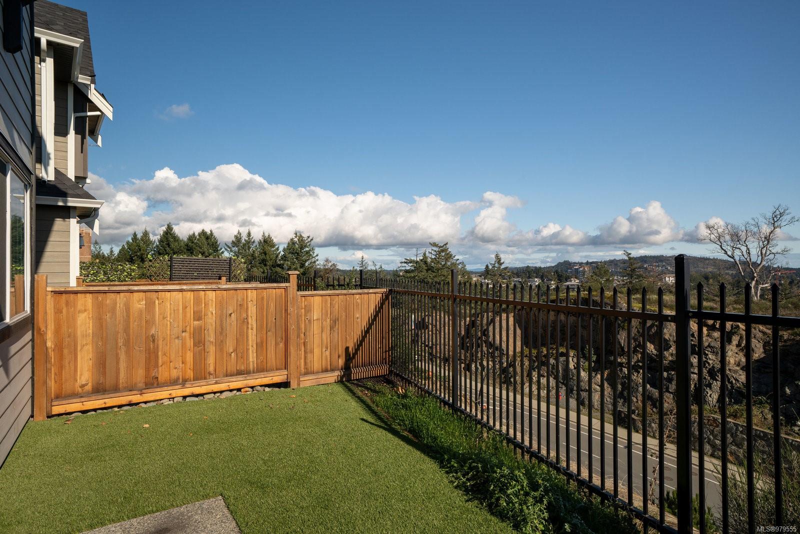 1143 Moonstone Loop Langford 25