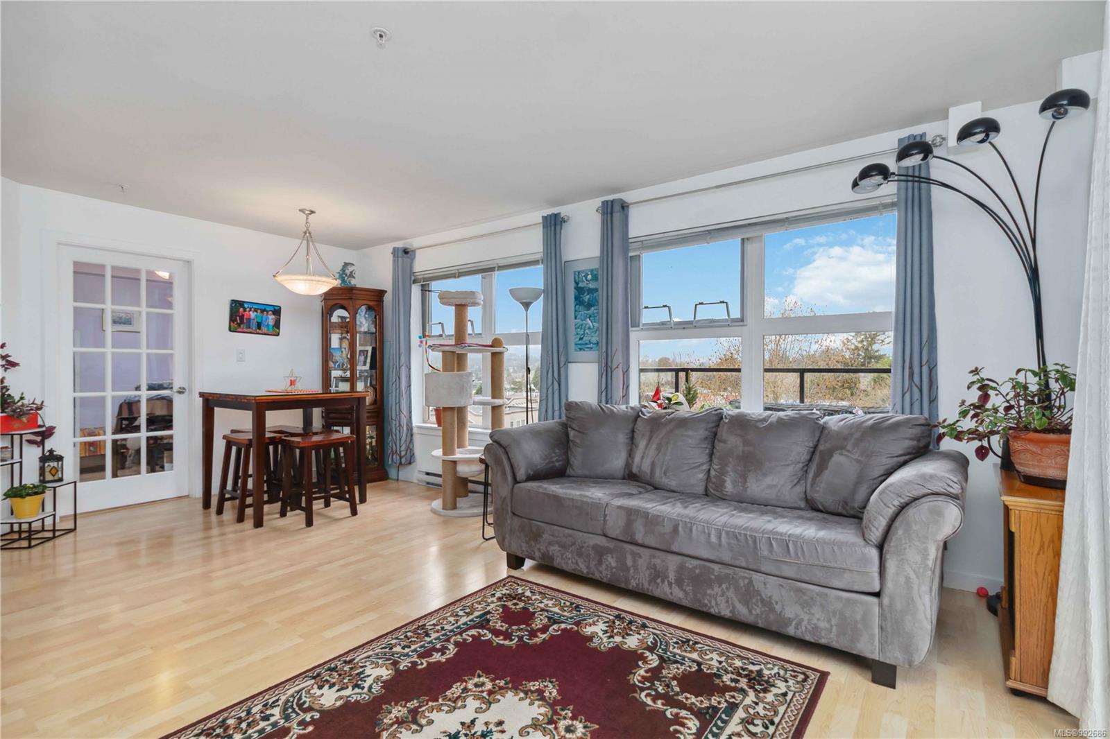 2940 Harriet Road #405 Saanich 4