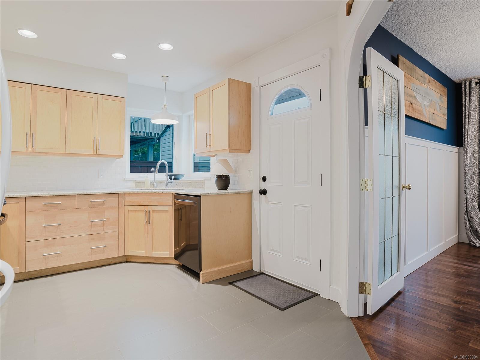3580 Holland Avenue Cobble Hill 5