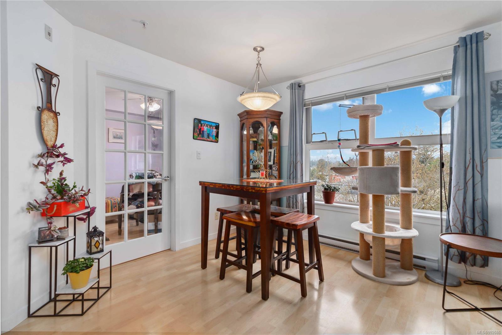 2940 Harriet Road #405 Saanich 5