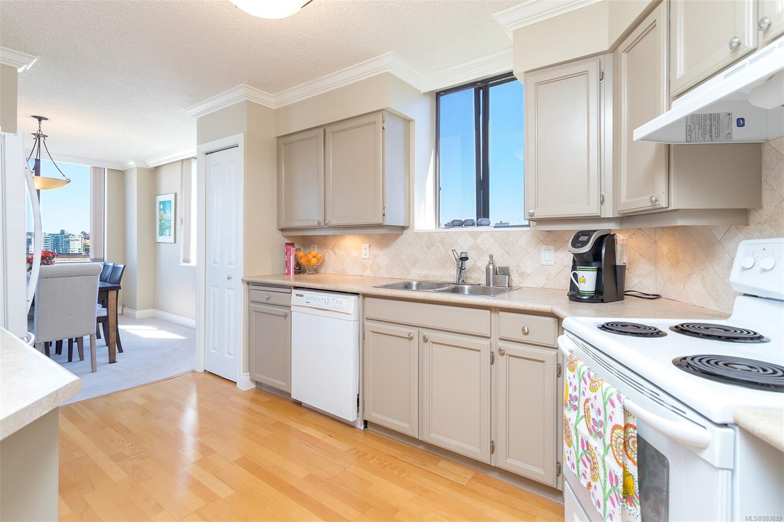225 Belleville Street #415 Victoria 7