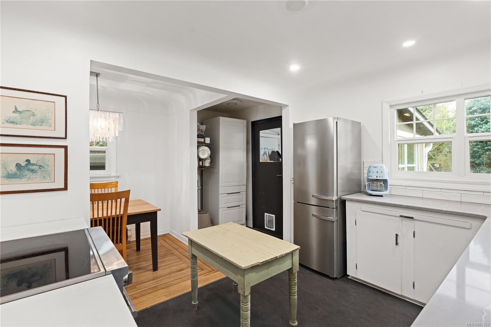 1691 Chandler Avenue Victoria 8