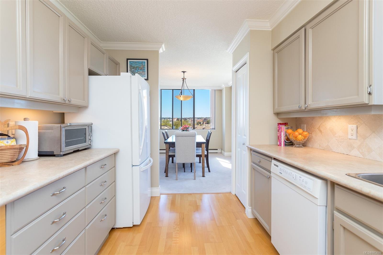 225 Belleville Street #415 Victoria 9