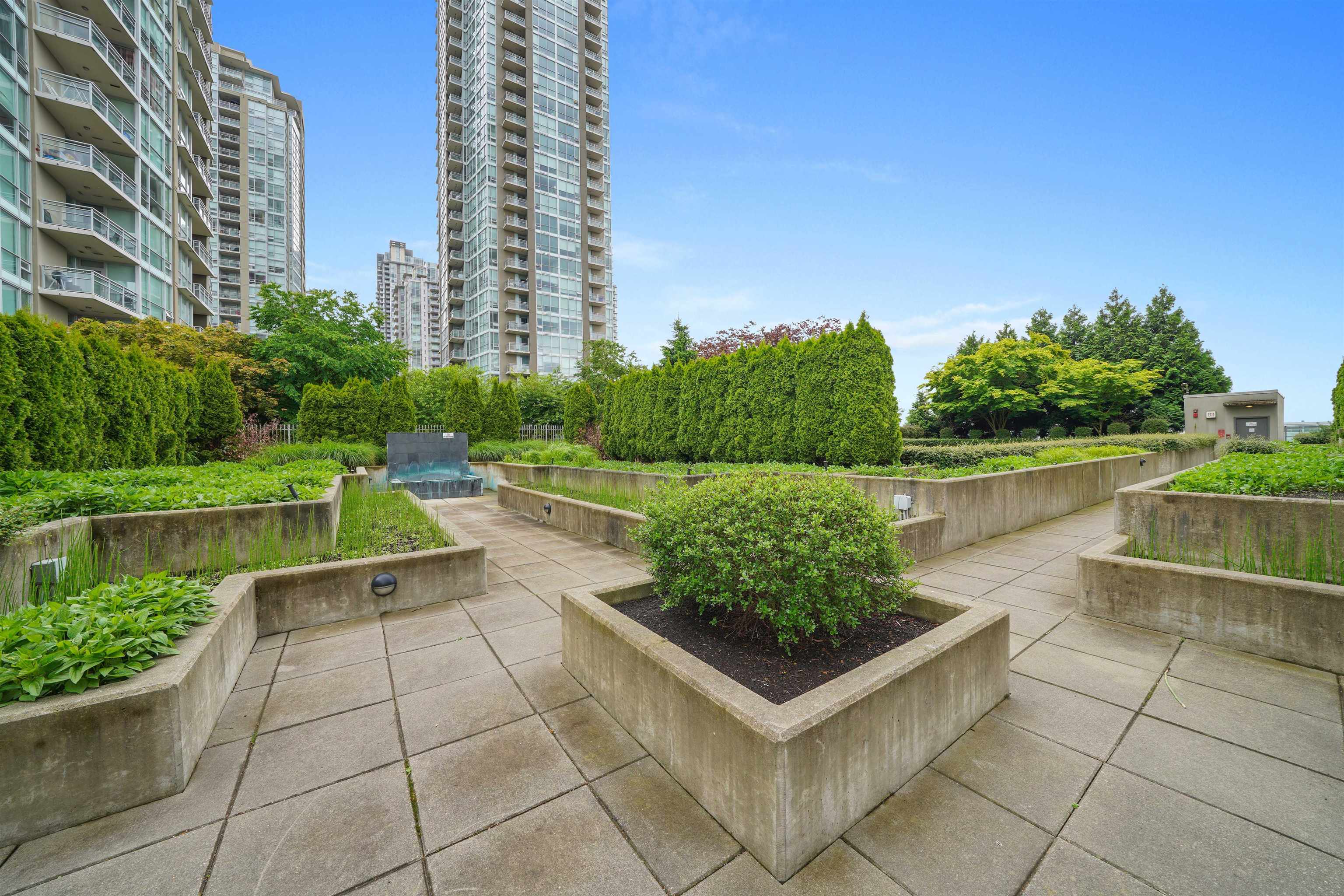 3303 2955 ATLANTIC AVENUE 28