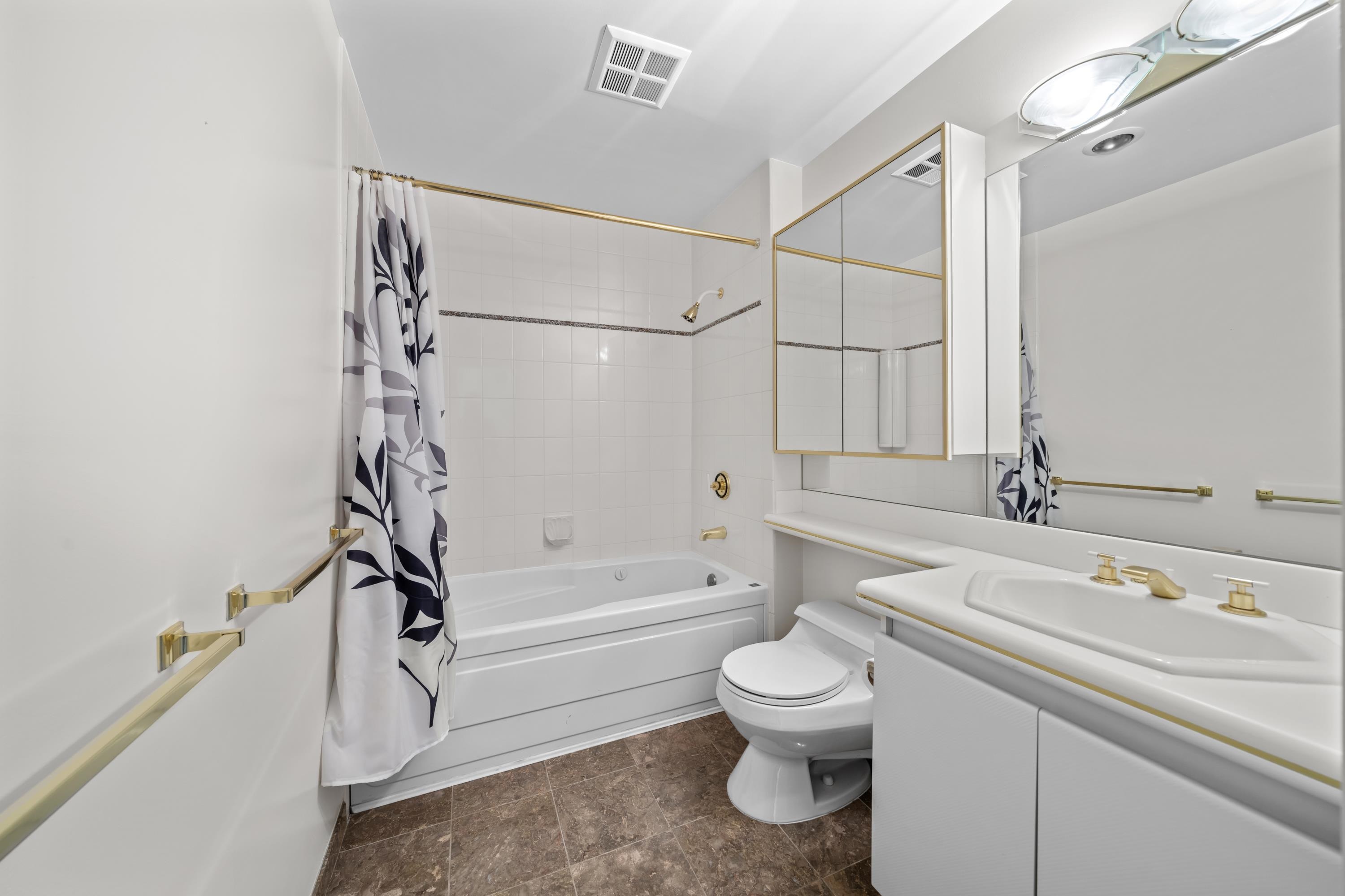 1603 4830 BENNETT STREET 21