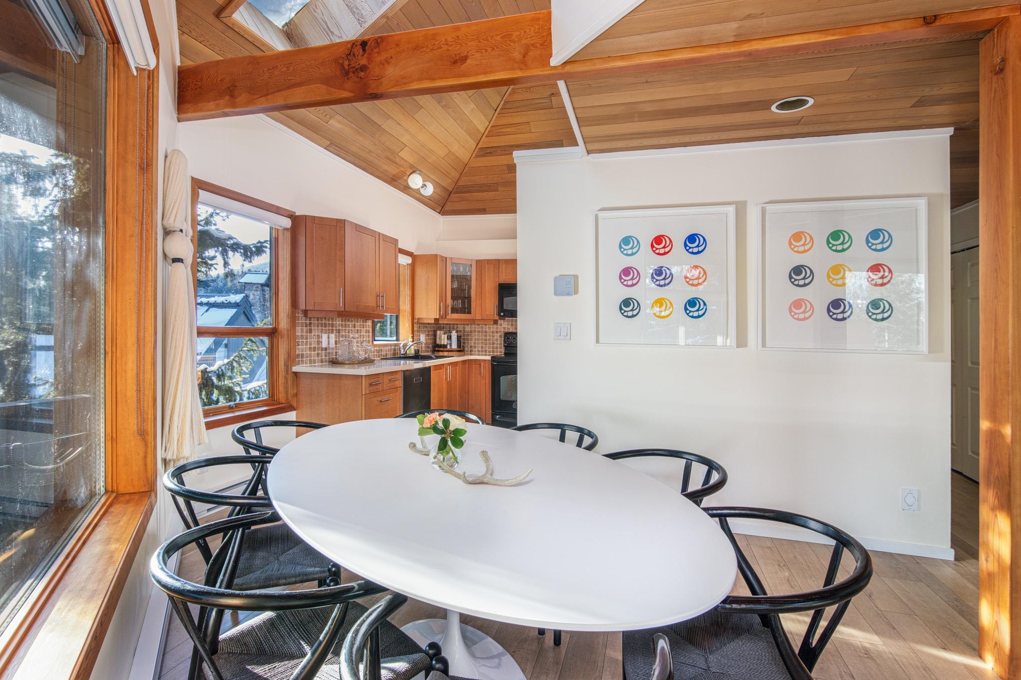 211 6117 EAGLE DRIVE 6