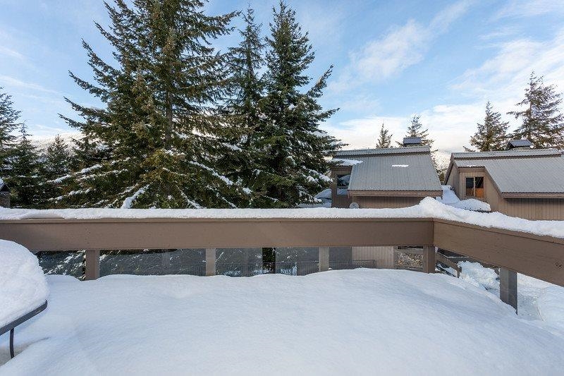211 6117 EAGLE DRIVE 14