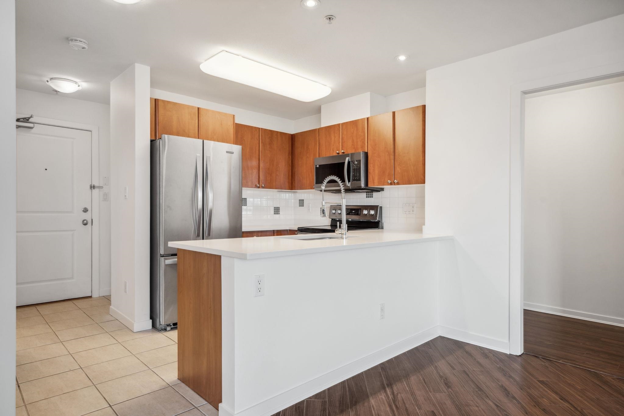 401 7089 MONT ROYAL SQUARE 3