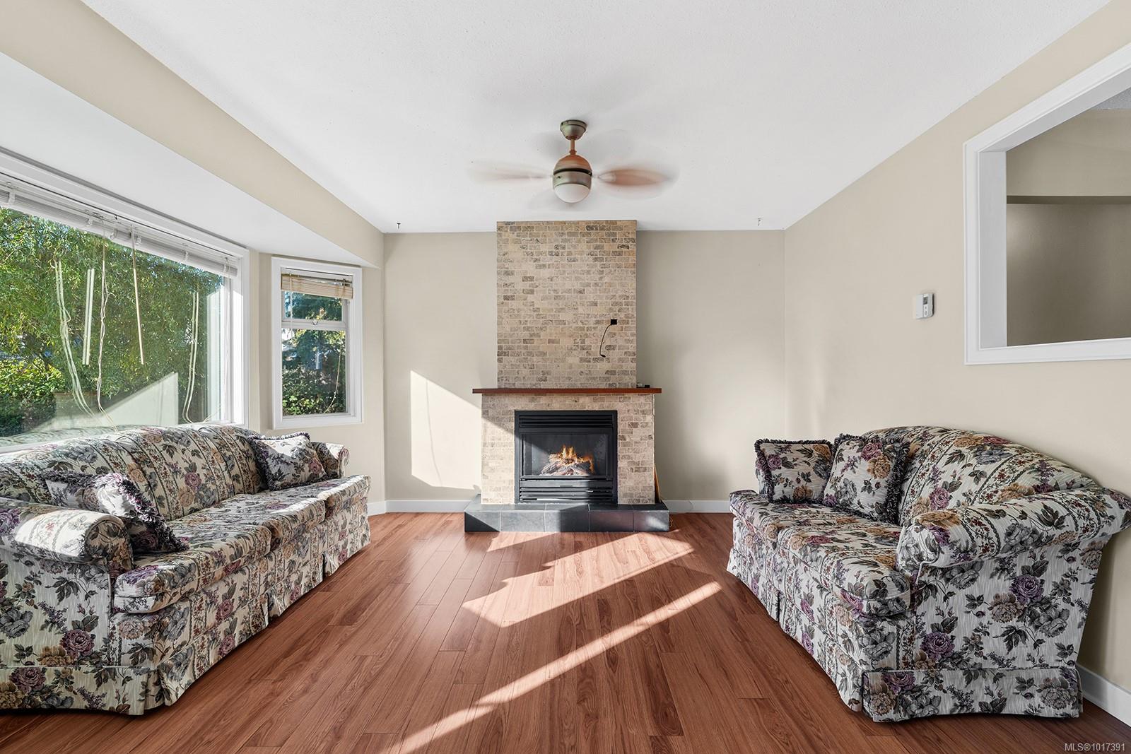 195 Moss Avenue Parksville, BC 13